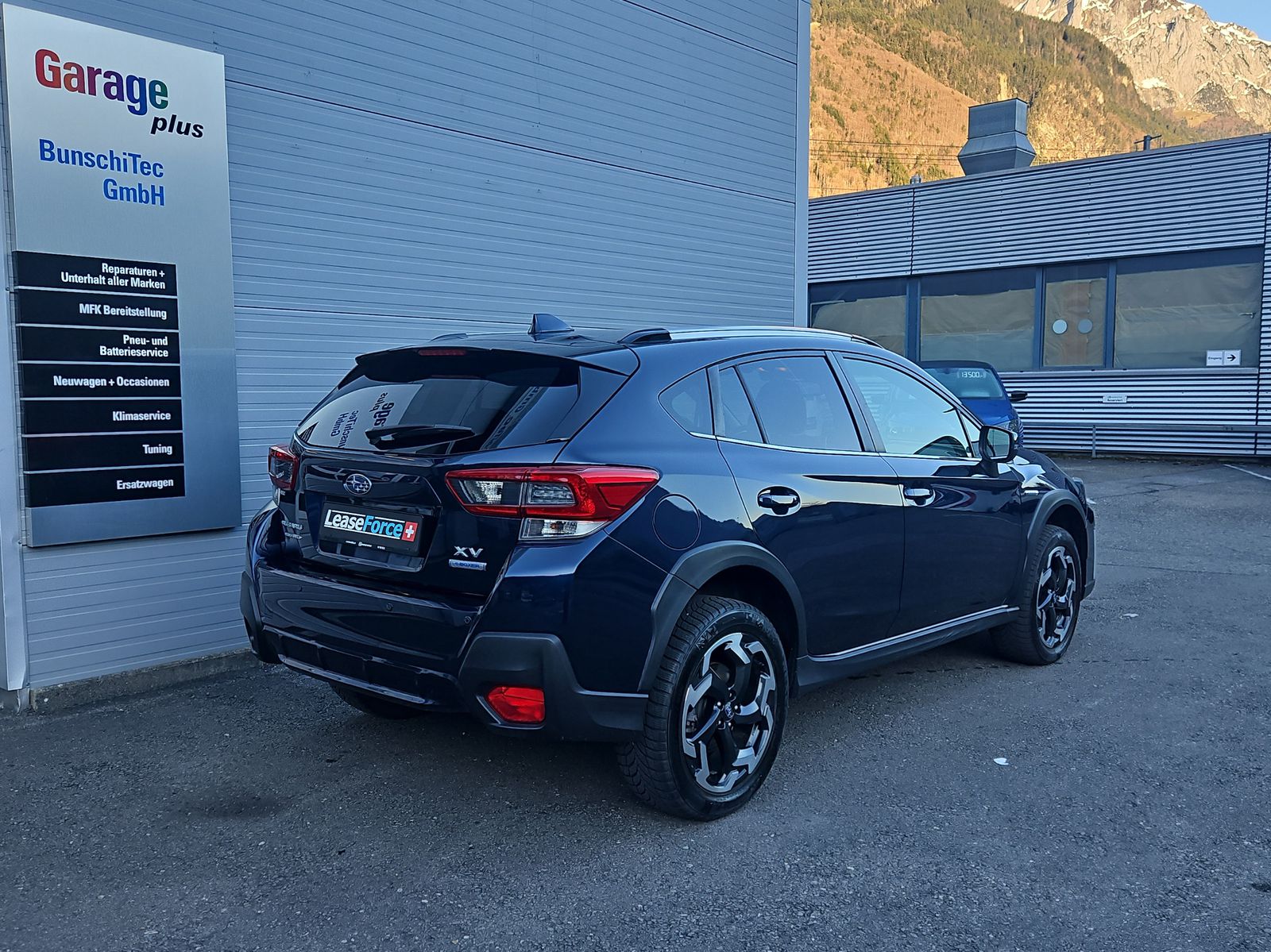 SUBARU XV 2.0i e-Boxer Swiss Plus-image-4