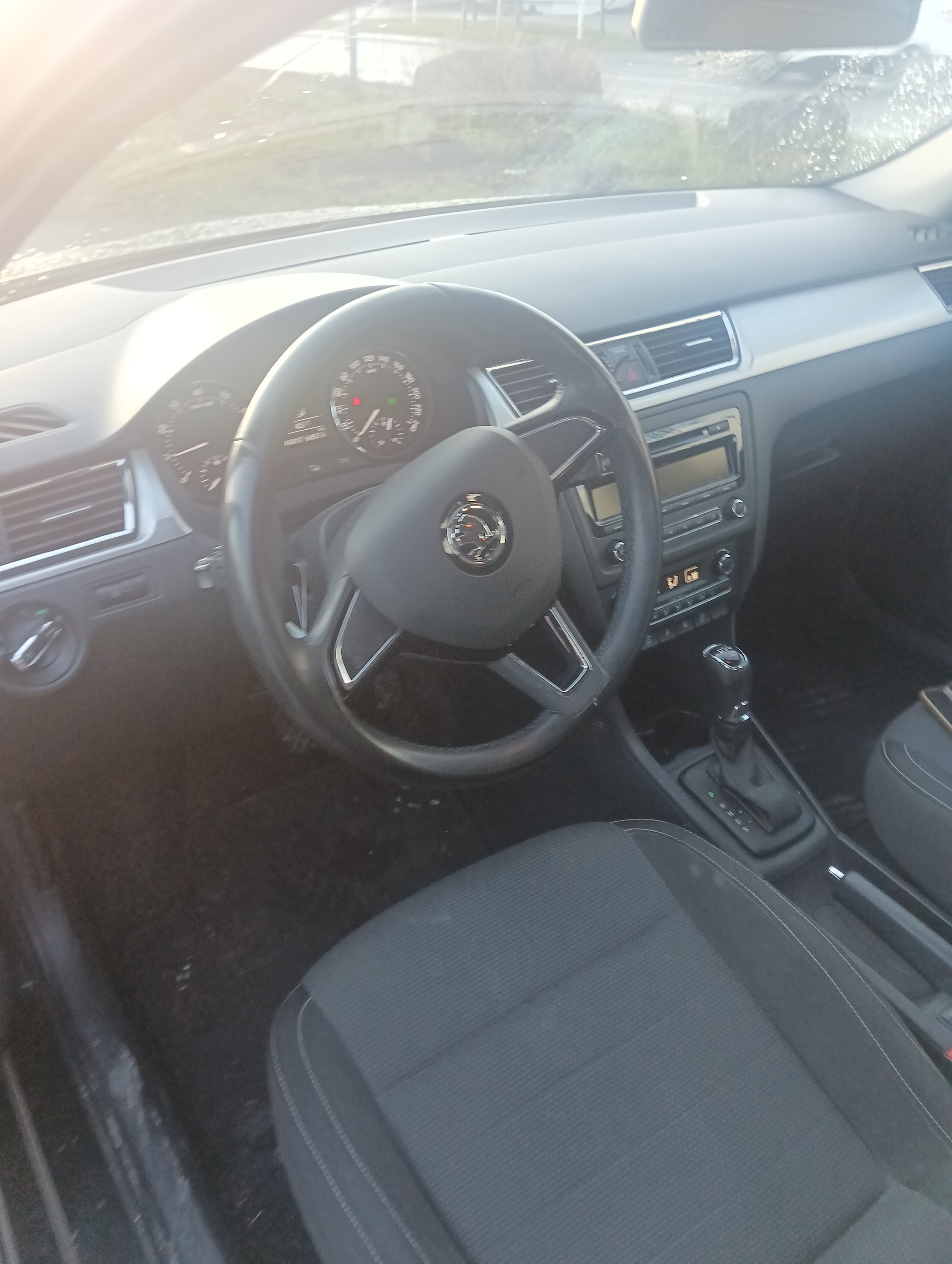 SKODA Rapid Spaceback 1.4 TSI Active DSG-image-2