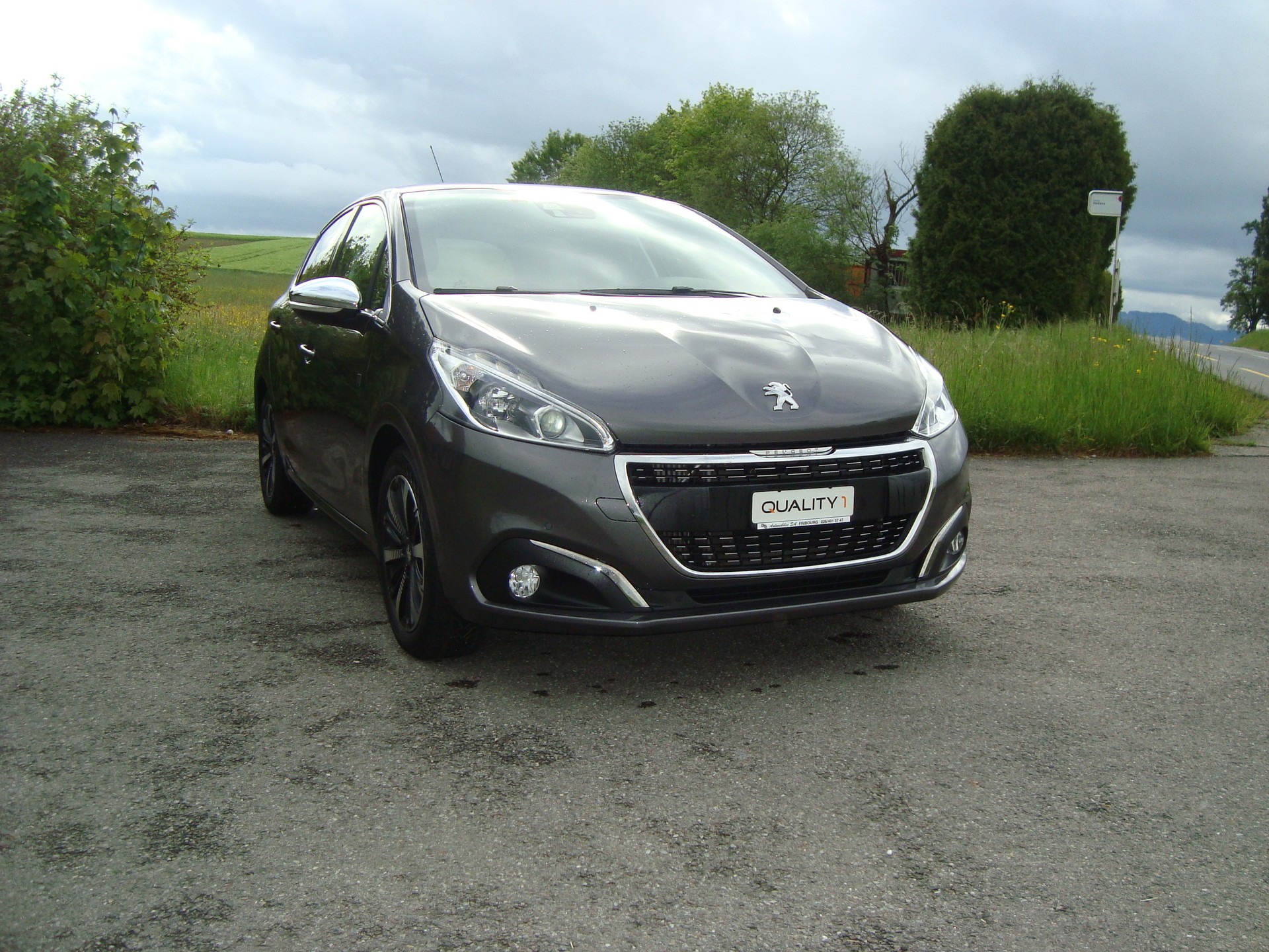 PEUGEOT 208 1.2 PureTech Active EAT6-image-1