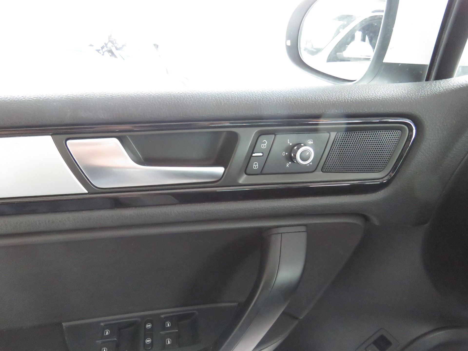 VW Touareg 3.0 TDI BMT Edition X Tiptronic (Automat)-image-8