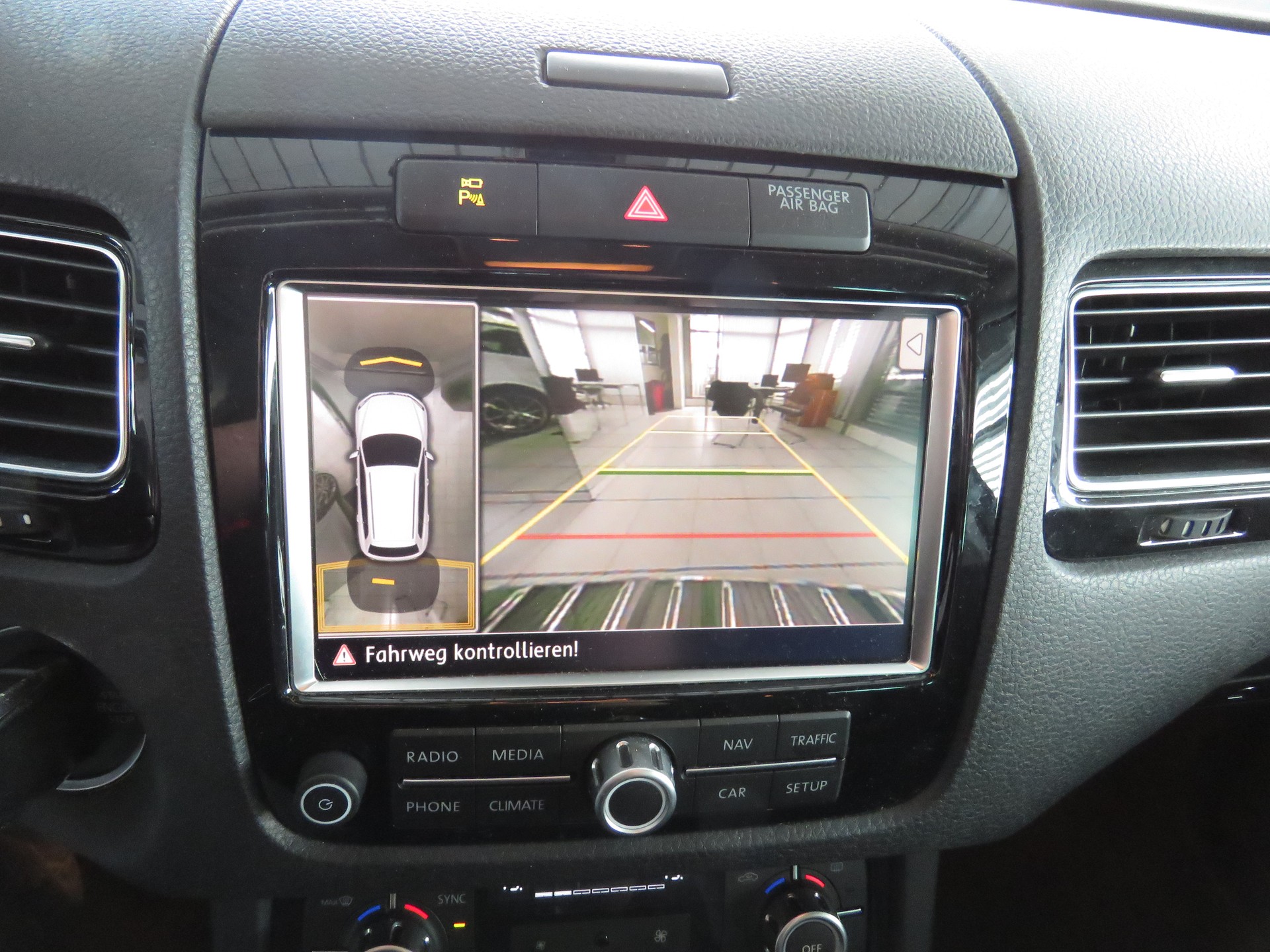 VW Touareg 3.0 TDI BMT Edition X Tiptronic (Automat)-image-15