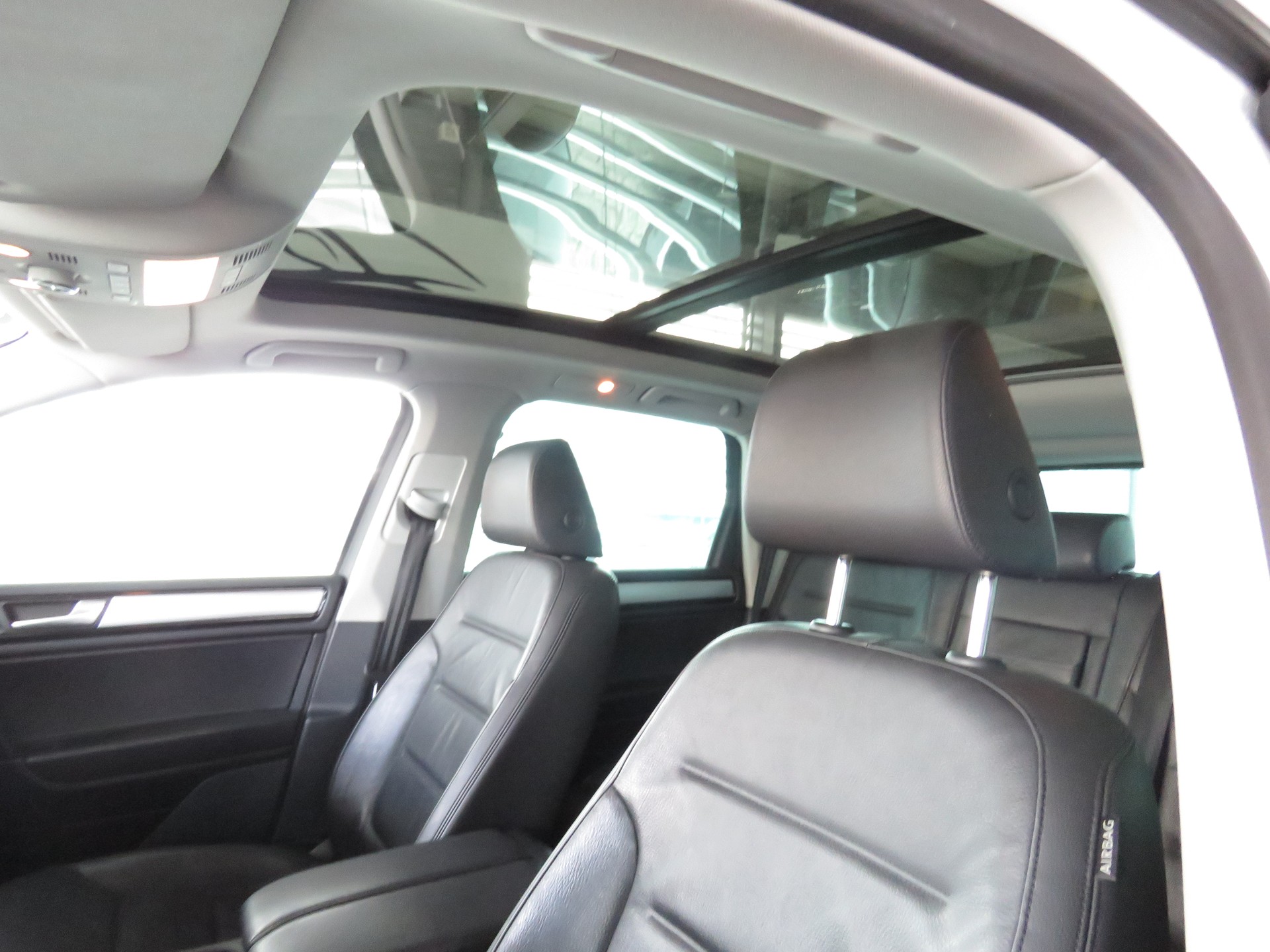 VW Touareg 3.0 TDI BMT Edition X Tiptronic (Automat)-image-21