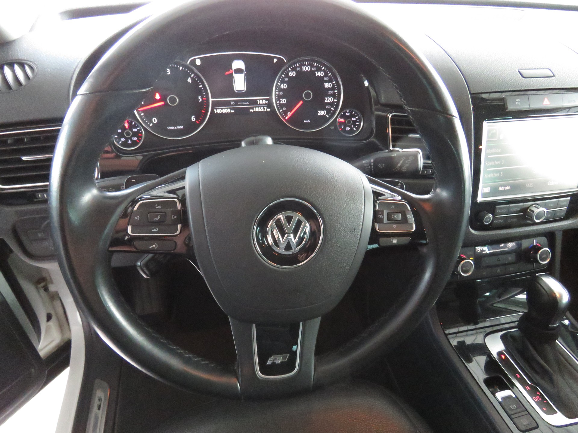 VW Touareg 3.0 TDI BMT Edition X Tiptronic (Automat)-image-11