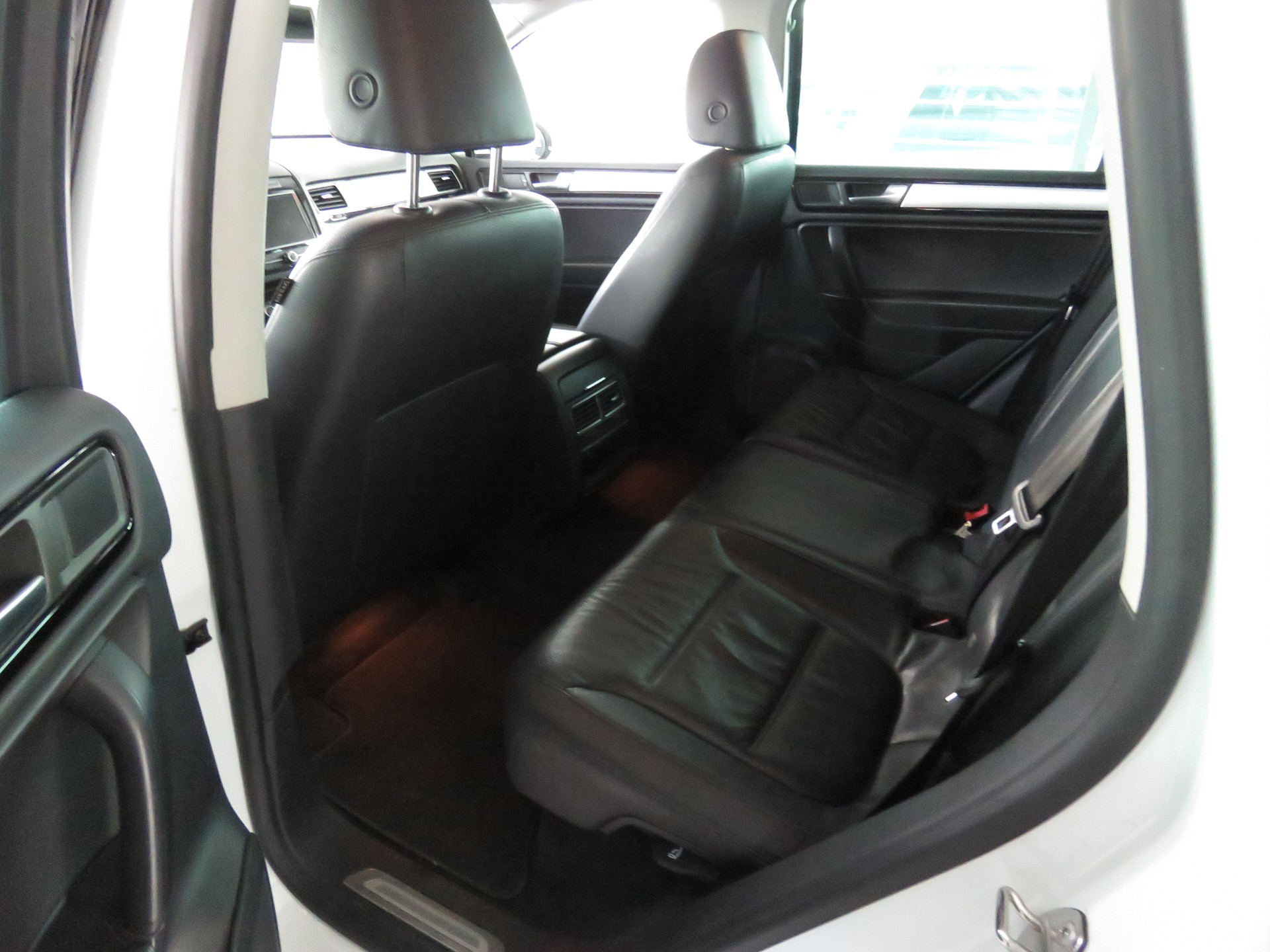 VW Touareg 3.0 TDI BMT Edition X Tiptronic (Automat)-image-6