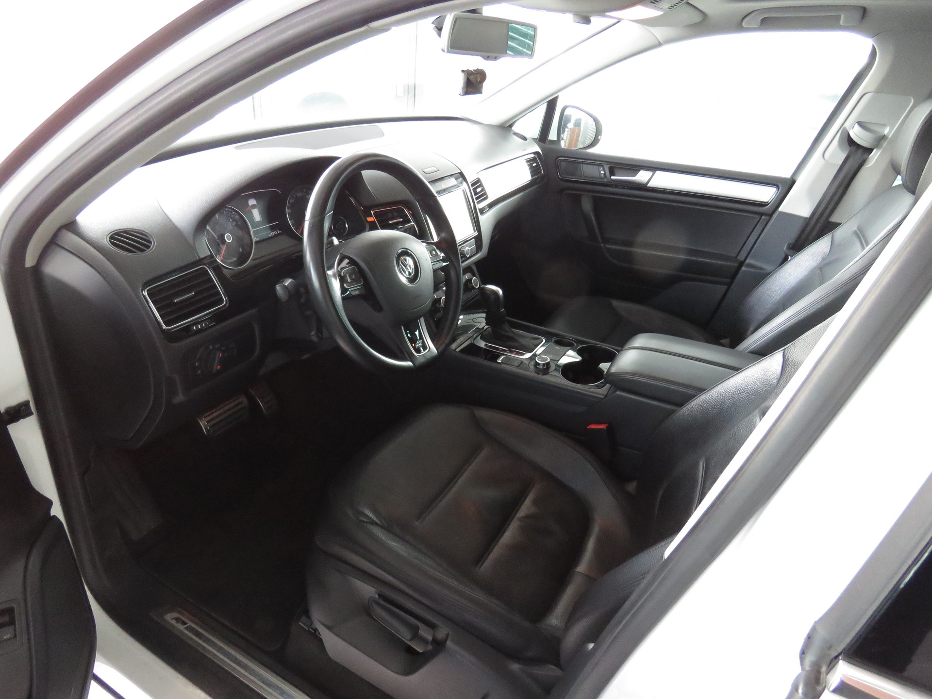 VW Touareg 3.0 TDI BMT Edition X Tiptronic (Automat)-image-17