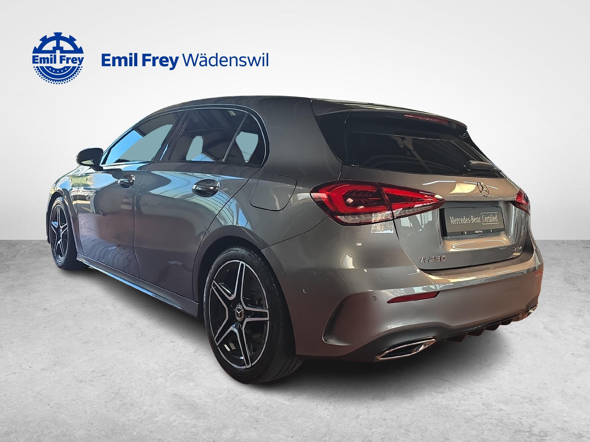MERCEDES-BENZ A 250 4MATIC AMG Line-image-2