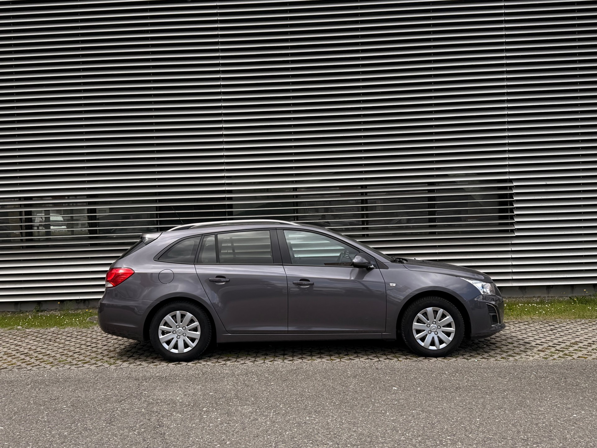 CHEVROLET Cruze Station Wagon 1.7 VCDi LTZ-image-5