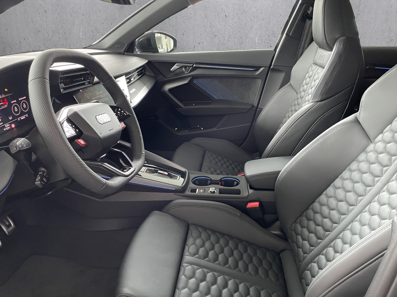 AUDI RS3 Sportback 2.5 TSI quattro S-tronic-image-6
