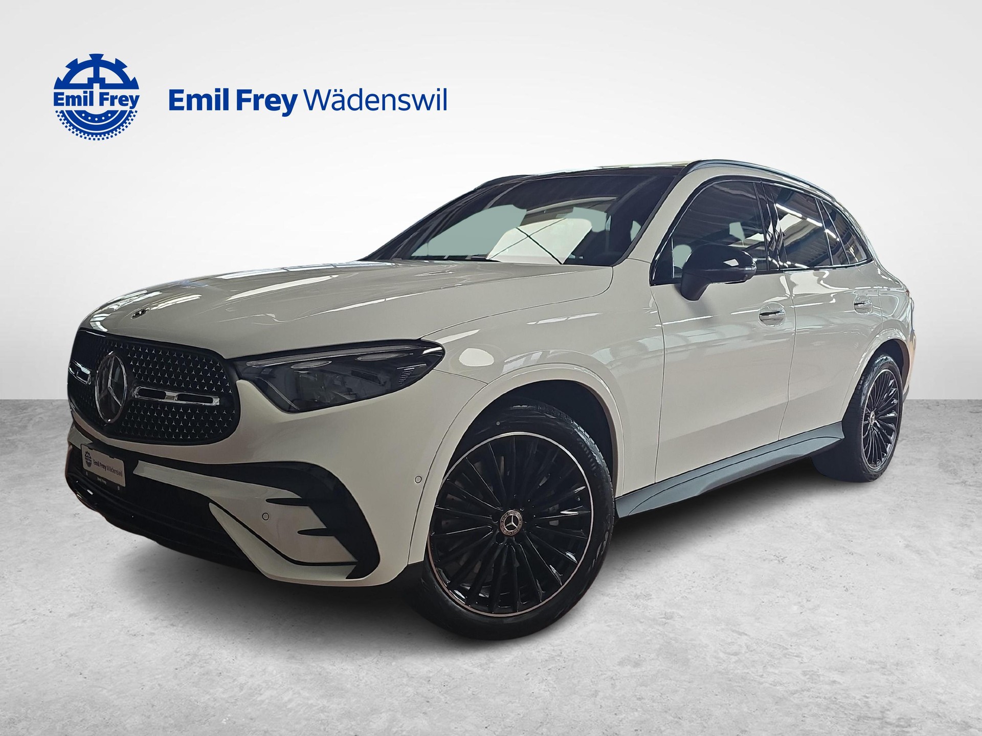 MERCEDES-BENZ GLC 300 4MATIC AMG Line-image-12