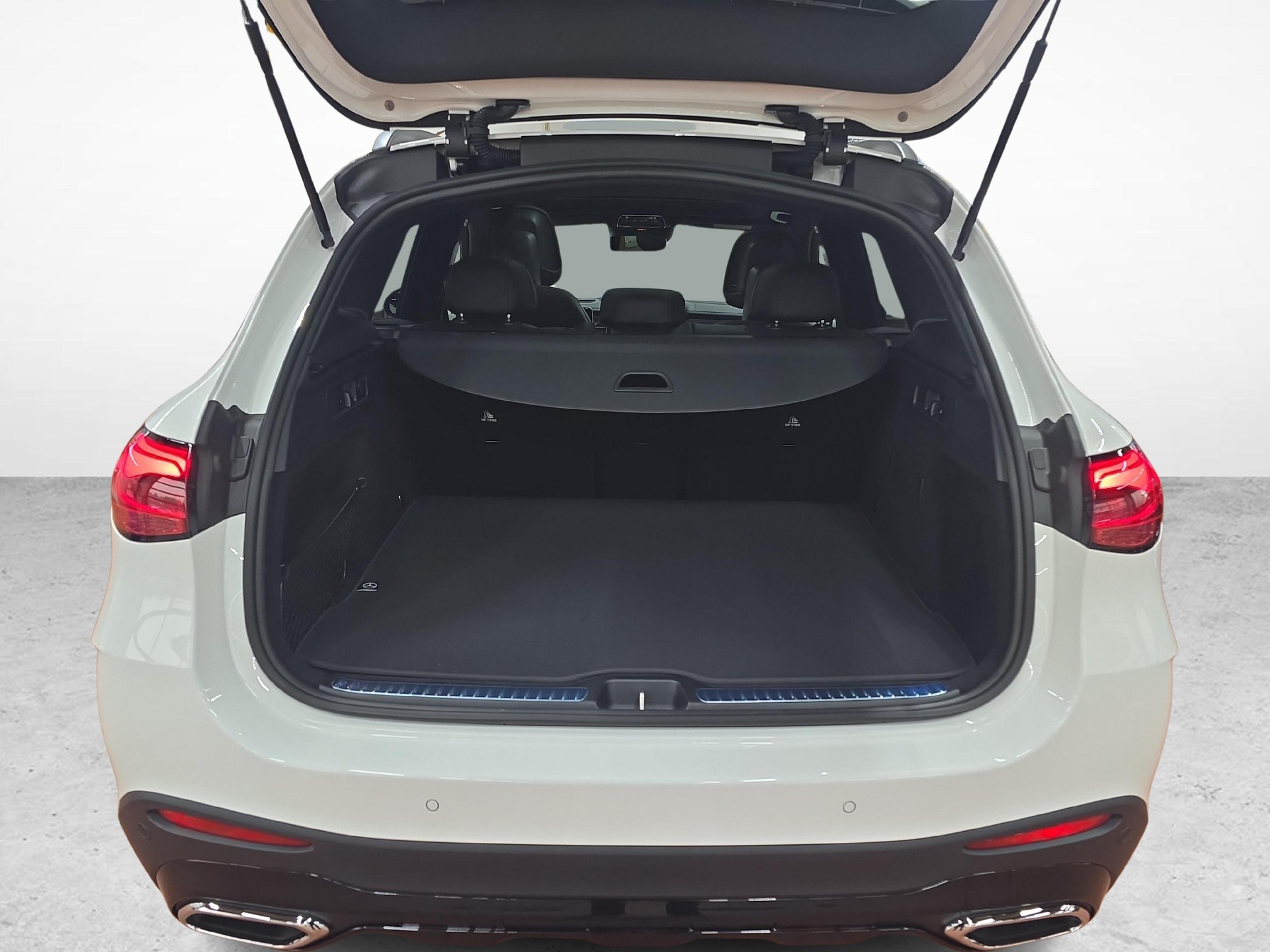 MERCEDES-BENZ GLC 300 4MATIC AMG Line-image-10