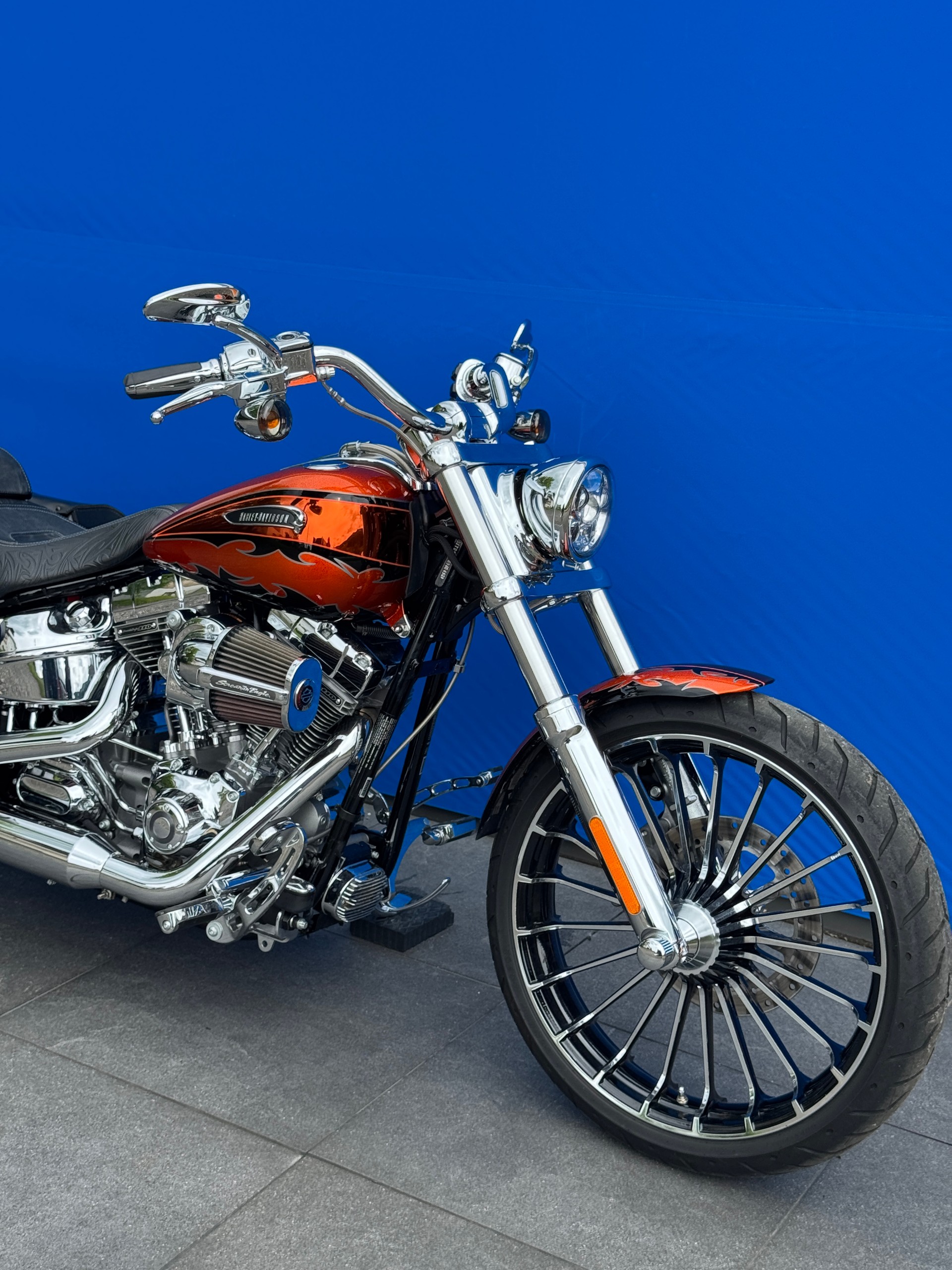 HARLEY-DAVIDSON FXSBSE Softail Breakout ABS CVO-showroom-element-1