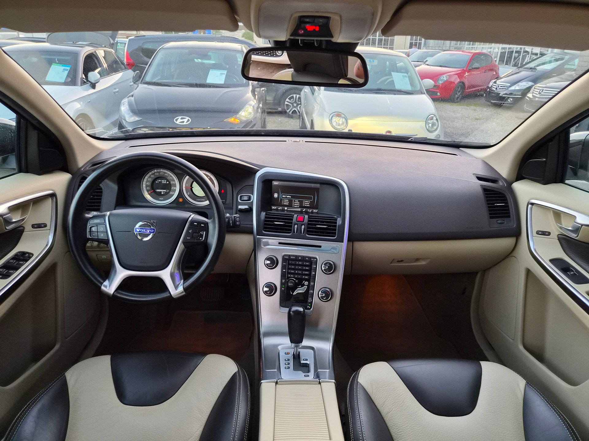 VOLVO XC60 D4 AWD Summum Geartronic-image-15