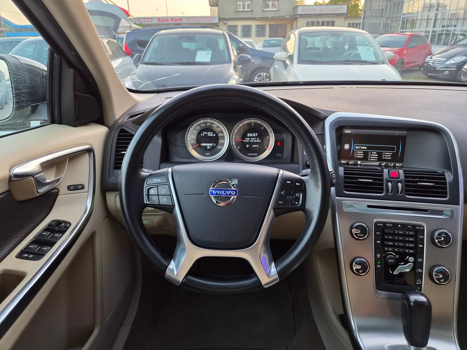 VOLVO XC60 D4 AWD Summum Geartronic-image-17