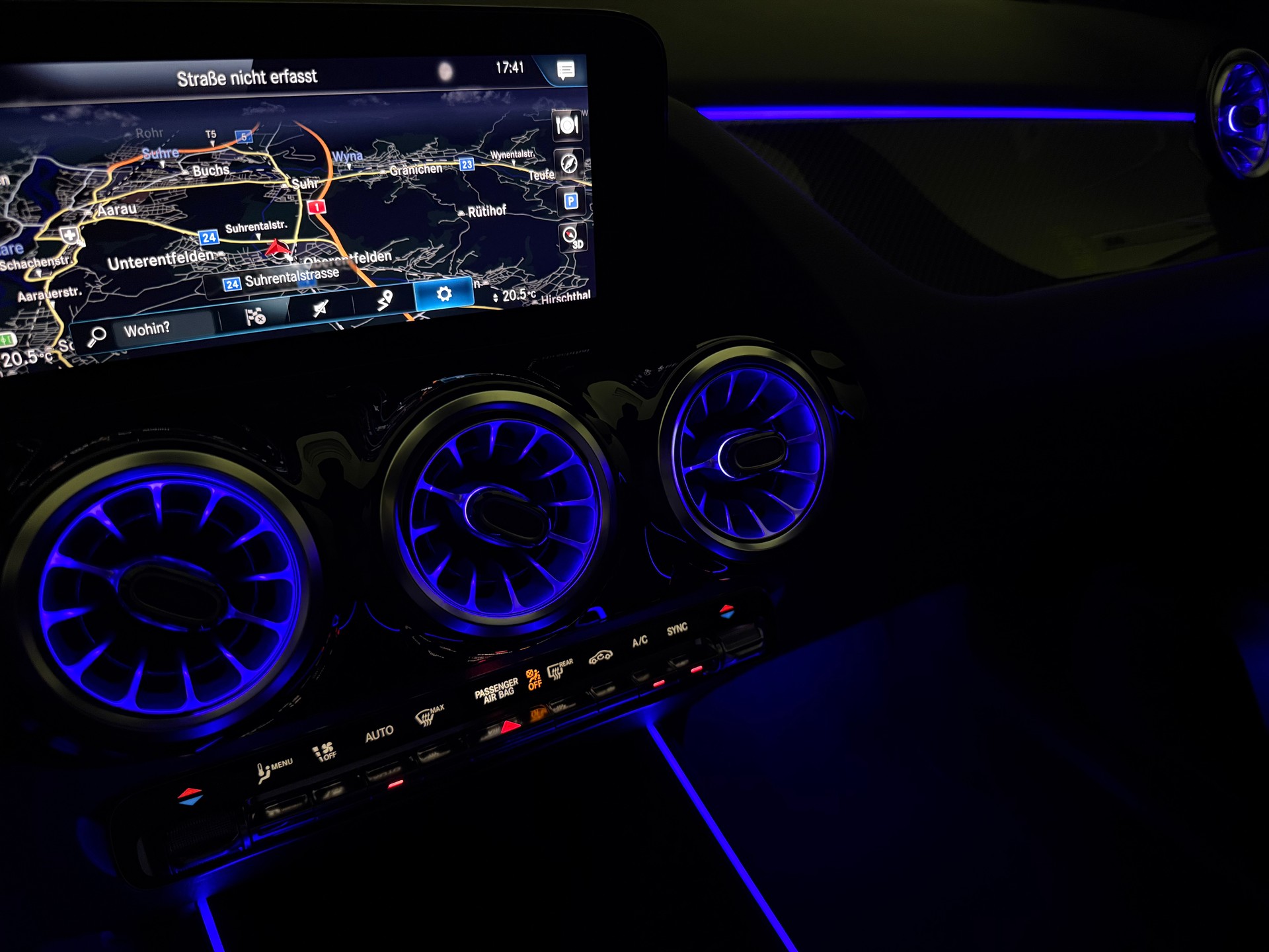 MERCEDES-BENZ B 220 4Matic AMG Line 7G-DCT-image-17
