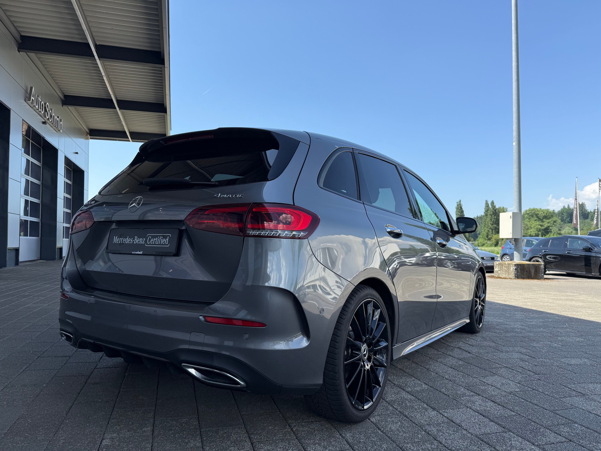 MERCEDES-BENZ B 220 4Matic AMG Line 7G-DCT-image-1
