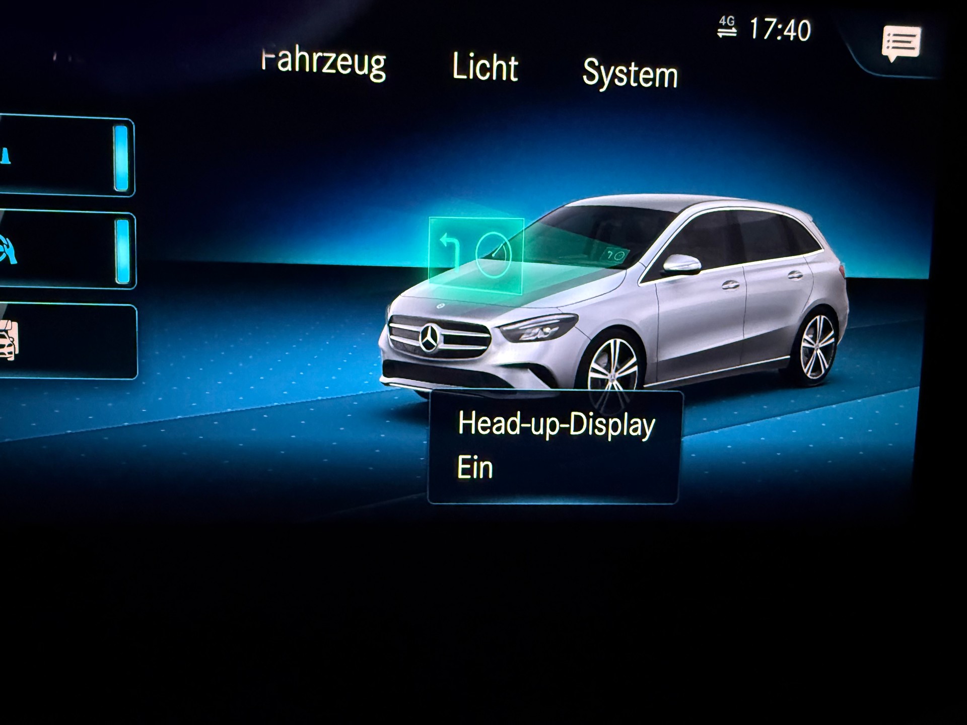 MERCEDES-BENZ B 220 4Matic AMG Line 7G-DCT-image-13