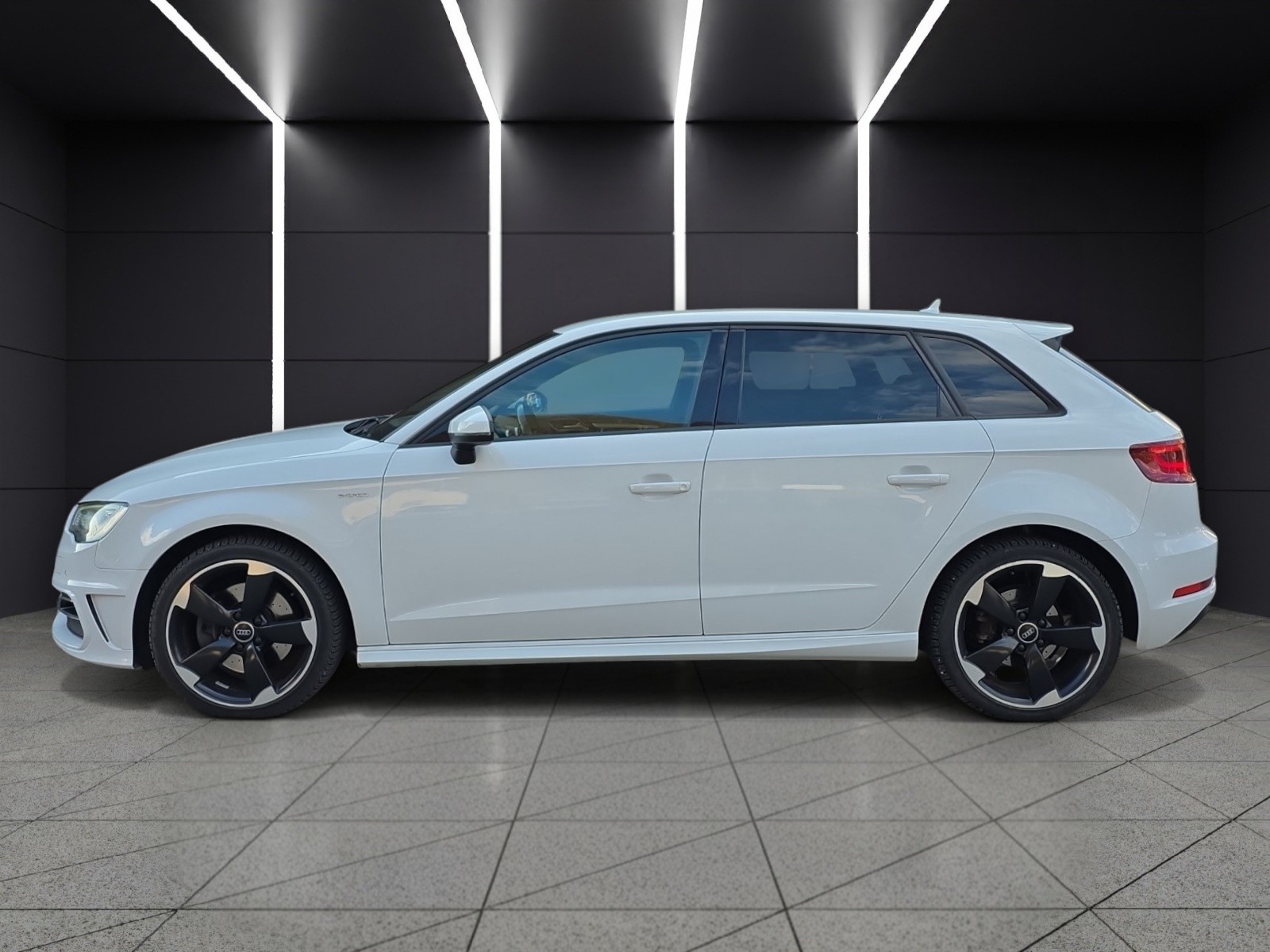 AUDI A3 Sportback 1.4 e-tron Attraction S-tronic-image-7