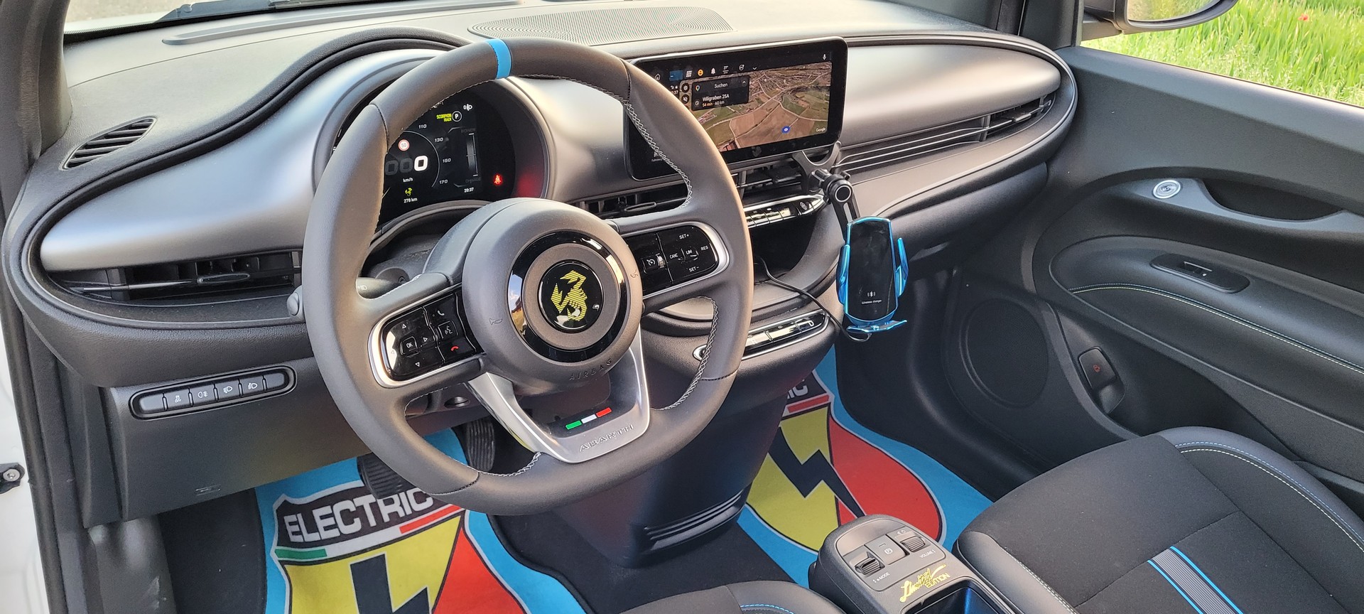 FIAT Abarth 500e-image-12