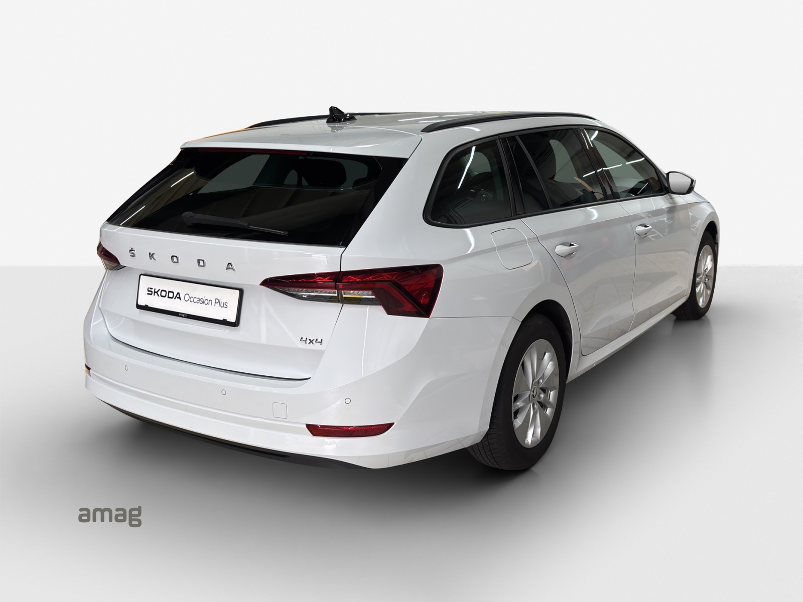 SKODA Octavia Combi 2.0 TDI DSG Ambition 4x4-image-4