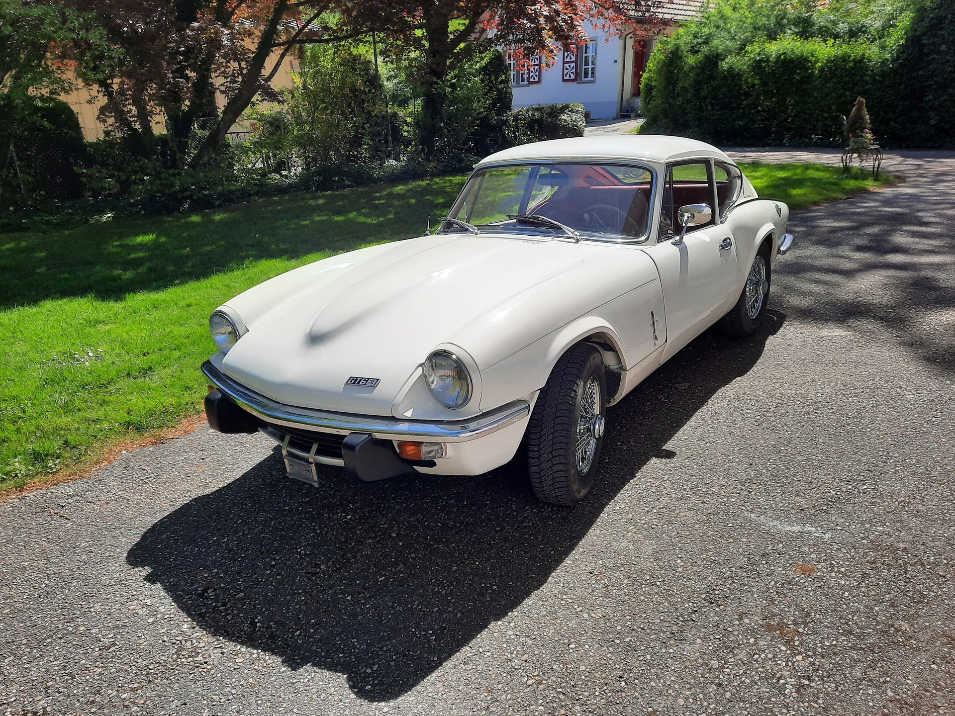 TRIUMPH GT6-image-0