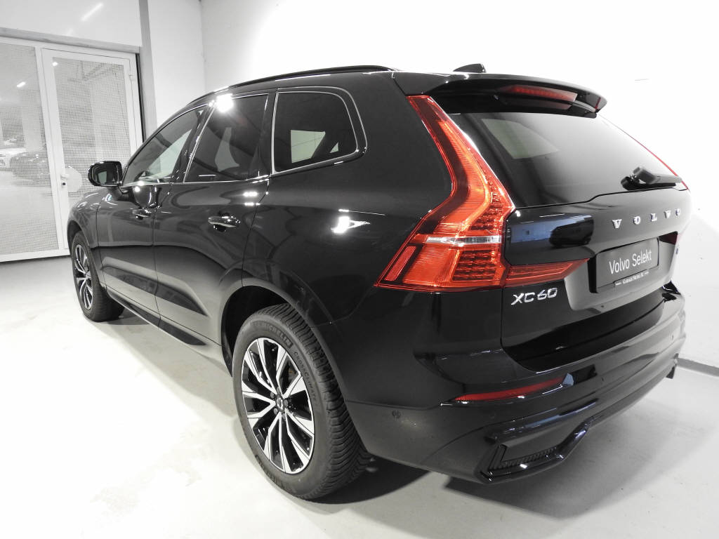VOLVO XC60 2.0 B5 MH Plus Dark AWD-image-3