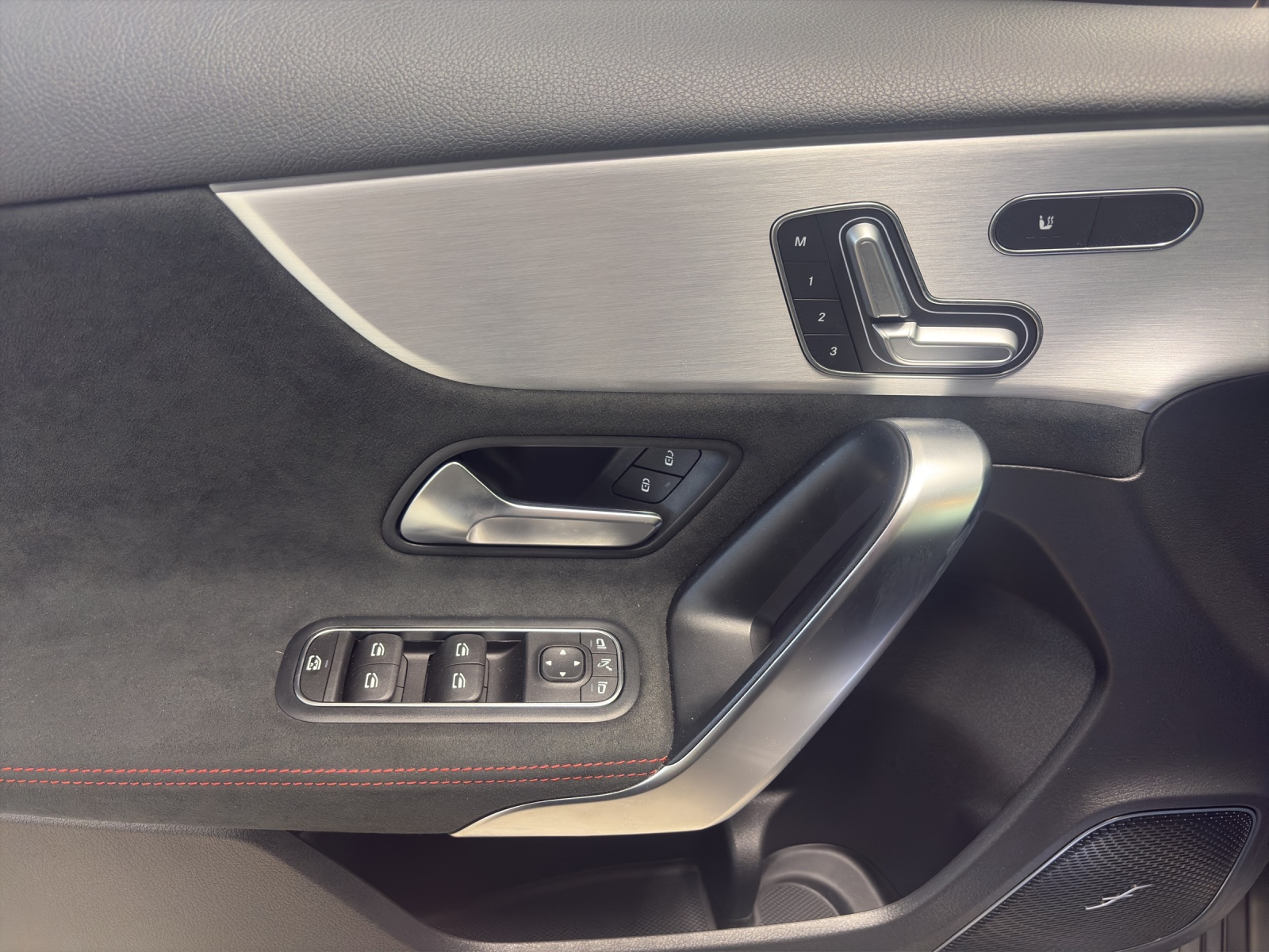 MERCEDES-BENZ A 35 AMG 4Matic-image-8