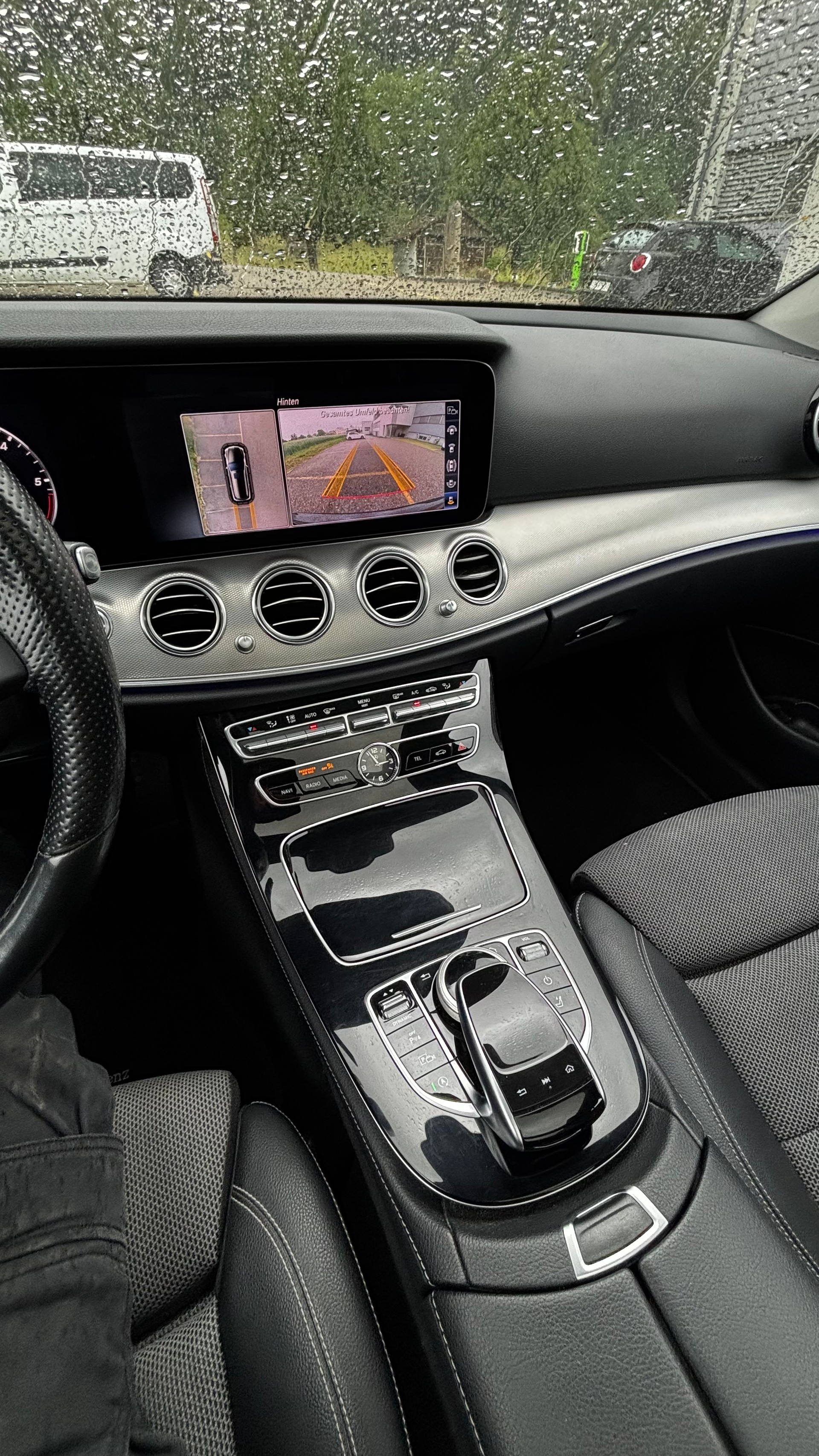 MERCEDES-BENZ E 220 d Exclusive 4Matic 9G-Tronic-image-10
