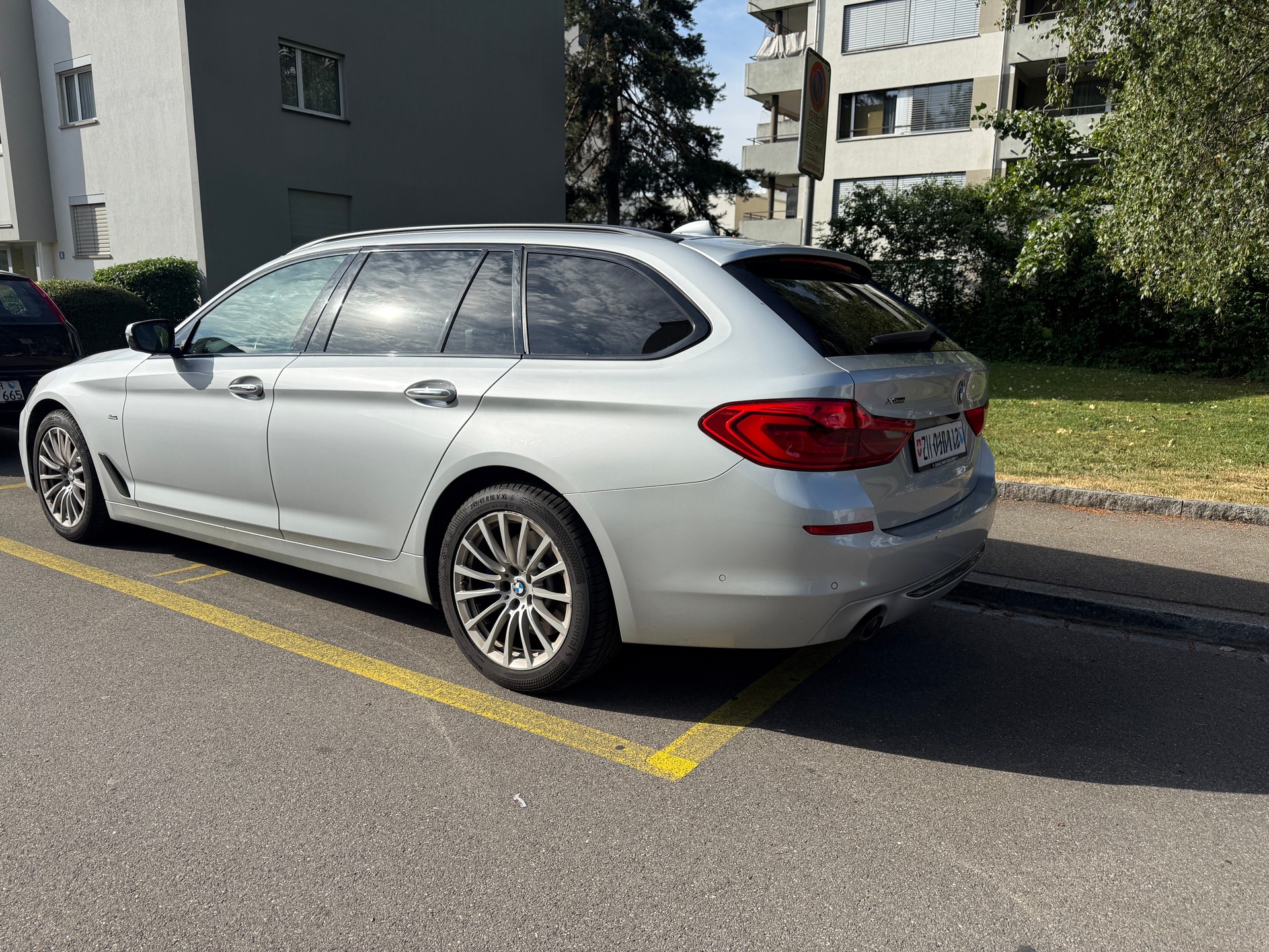 BMW 530d xDrive Touring Sport Line Steptronic-image-3