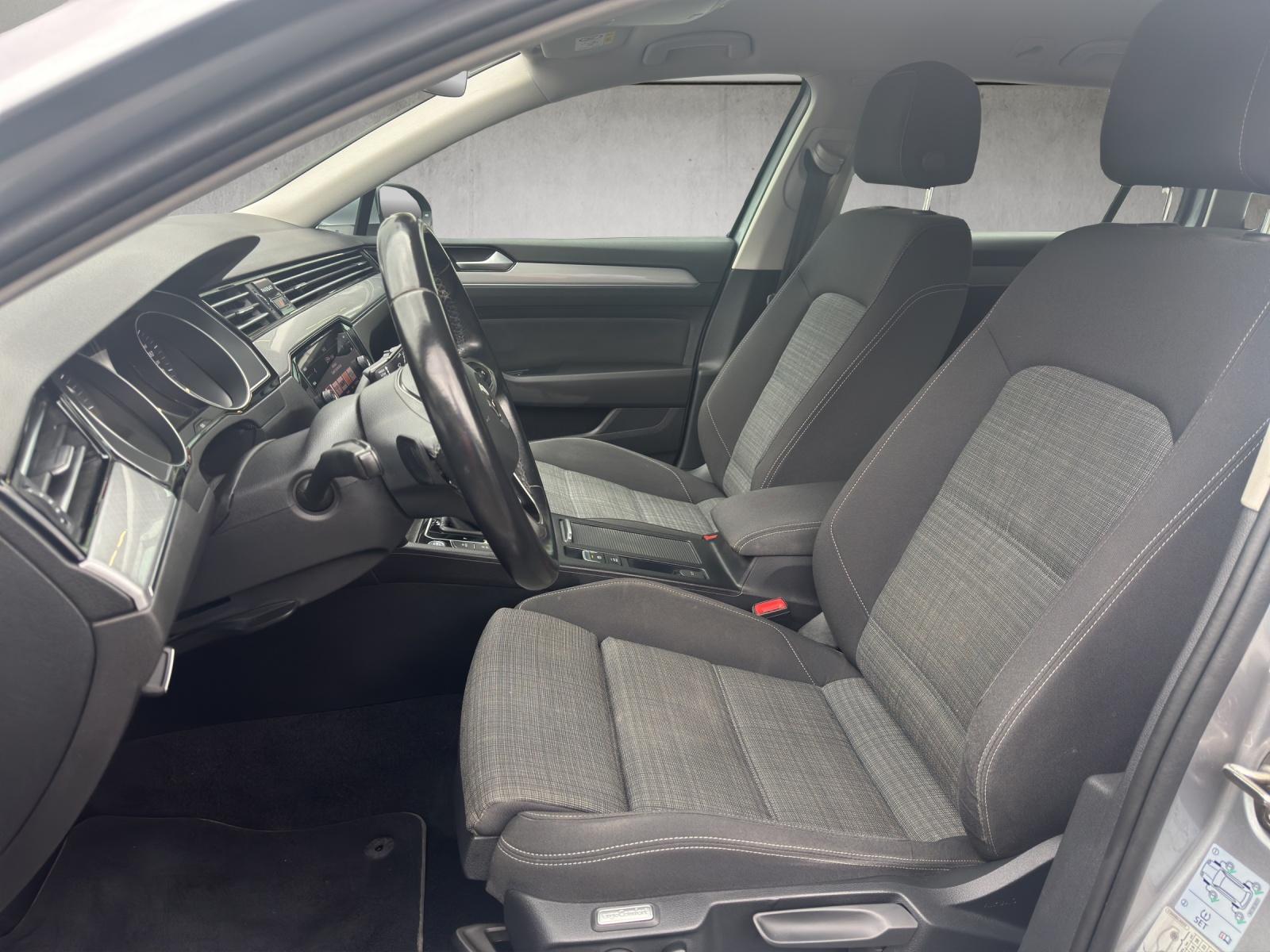 VW Passat Variant 2.0 TDI 150 Business DSG-image-7