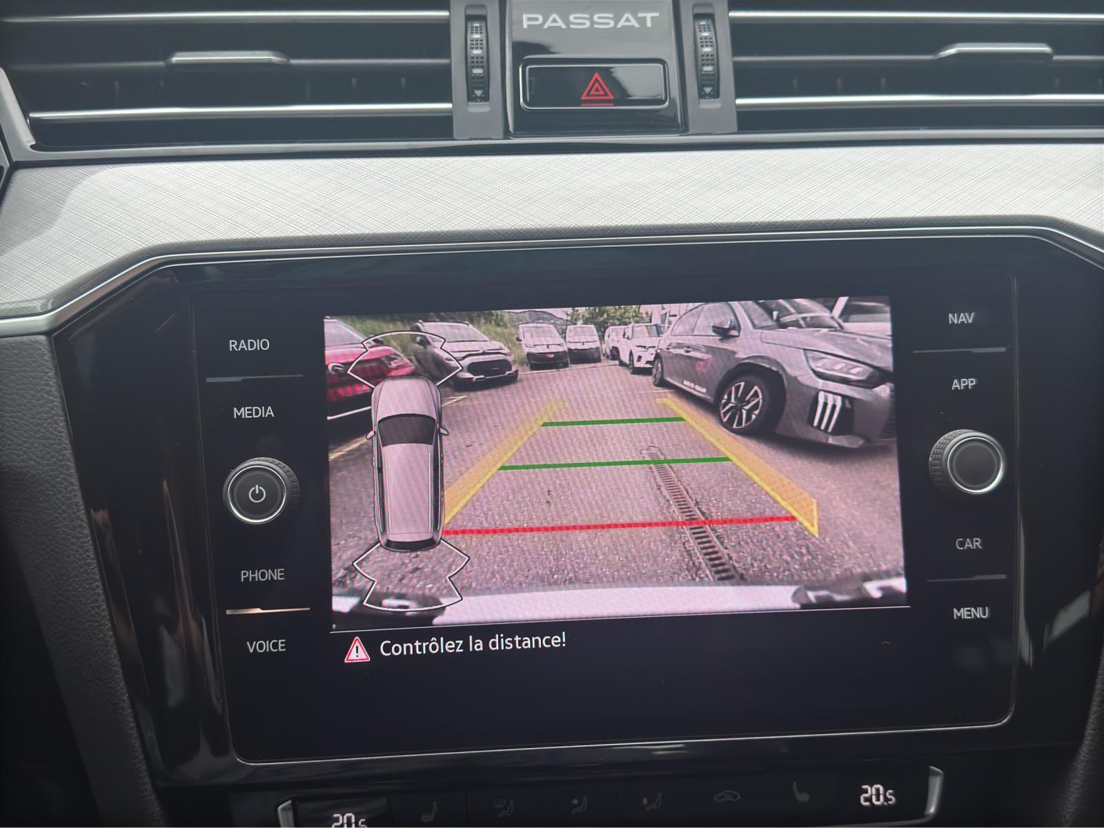 VW Passat Variant 2.0 TDI 150 Business DSG-image-15