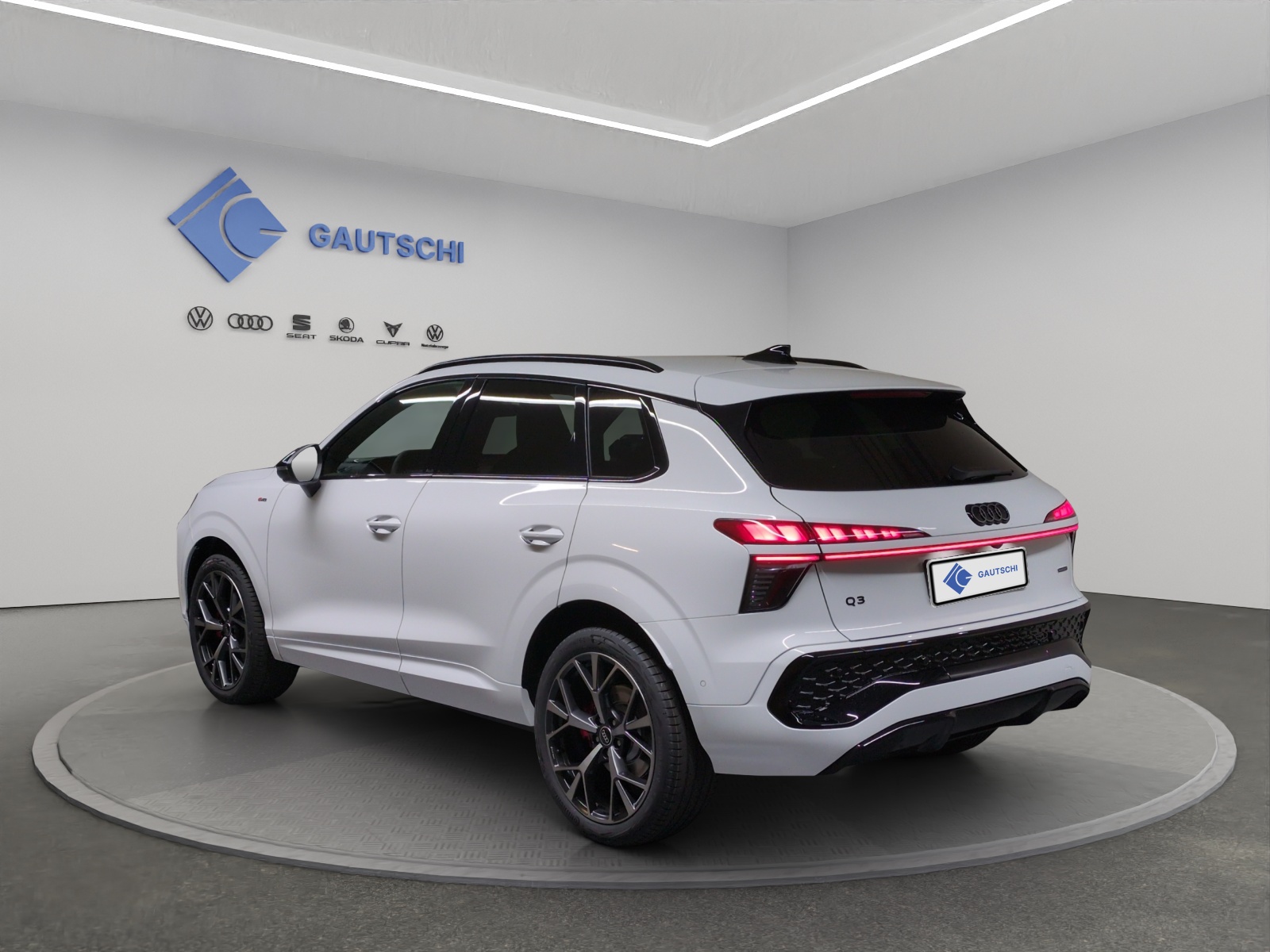 AUDI Q3 SUV TFSI quattro 195 kW S tronic-image-2