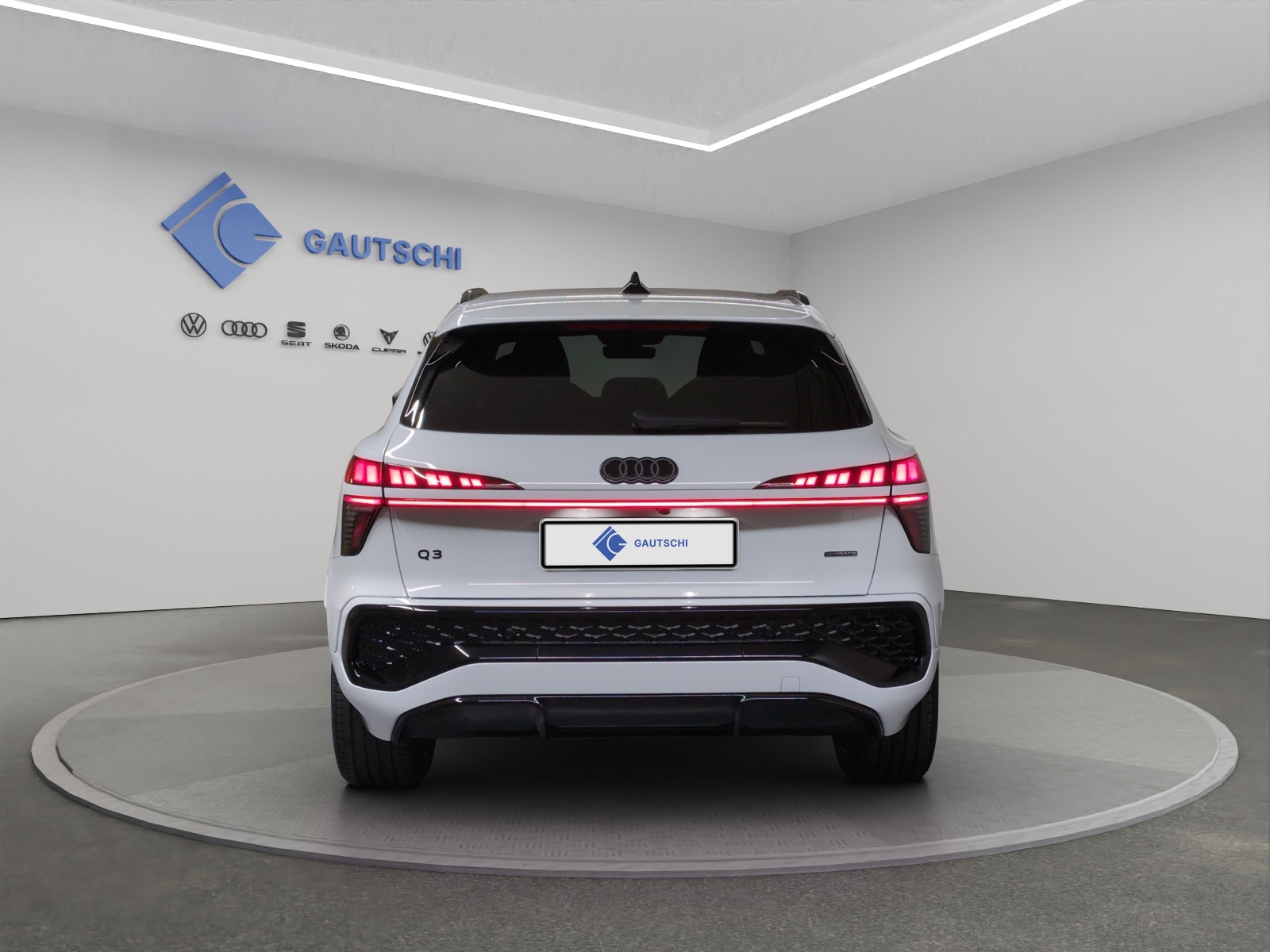 AUDI Q3 SUV TFSI quattro 195 kW S tronic-image-3