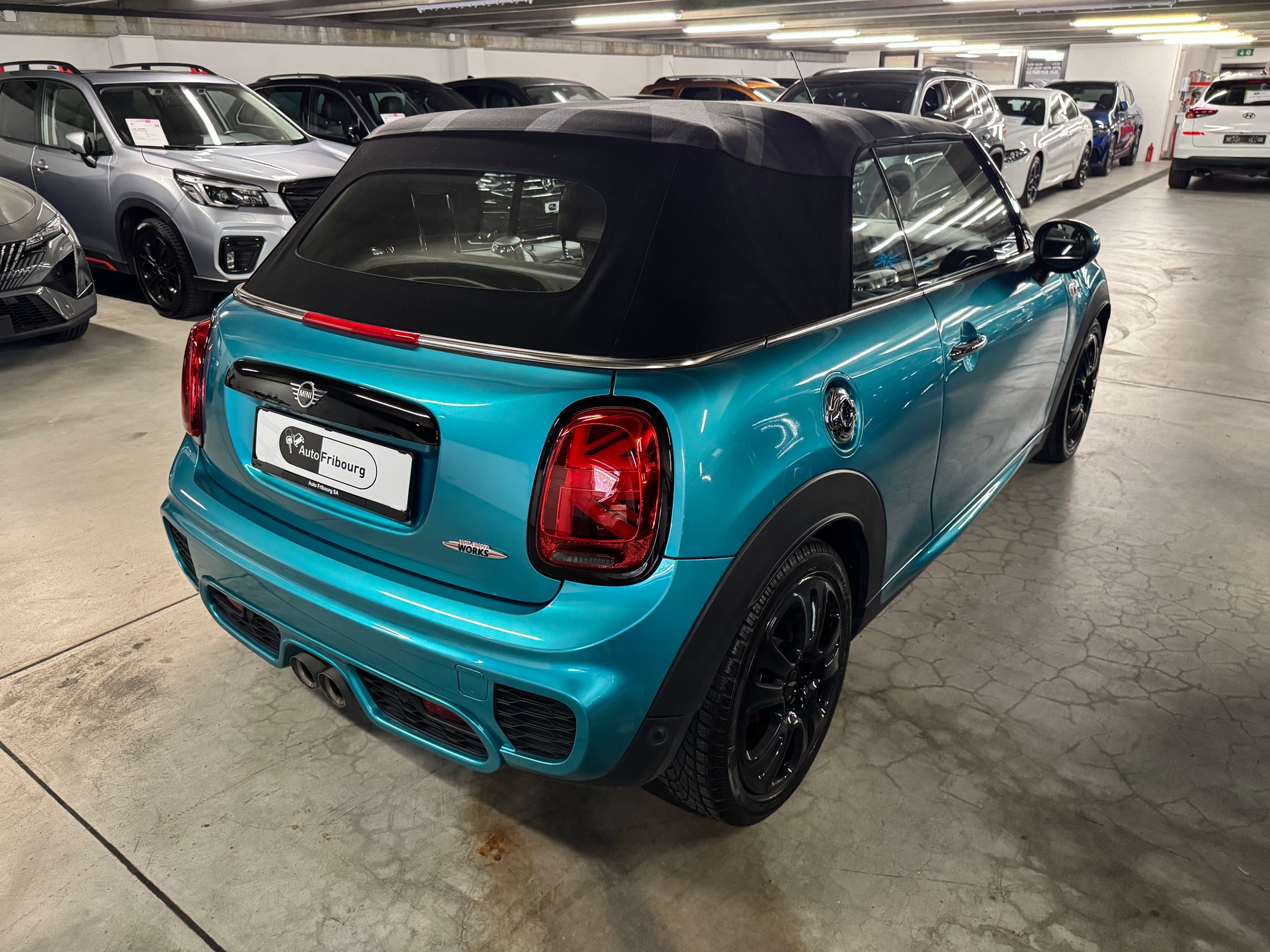 MINI Cooper John Cooper Works Cabriolet Steptronic-showroom-element-1