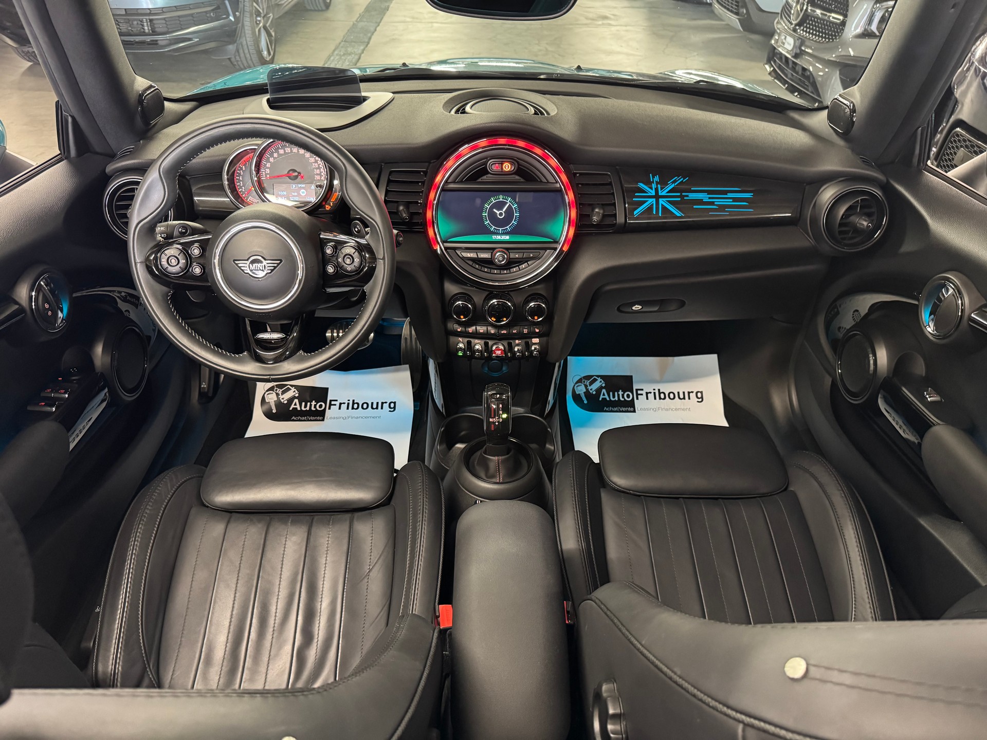 MINI Cooper John Cooper Works Cabriolet Steptronic-image-7