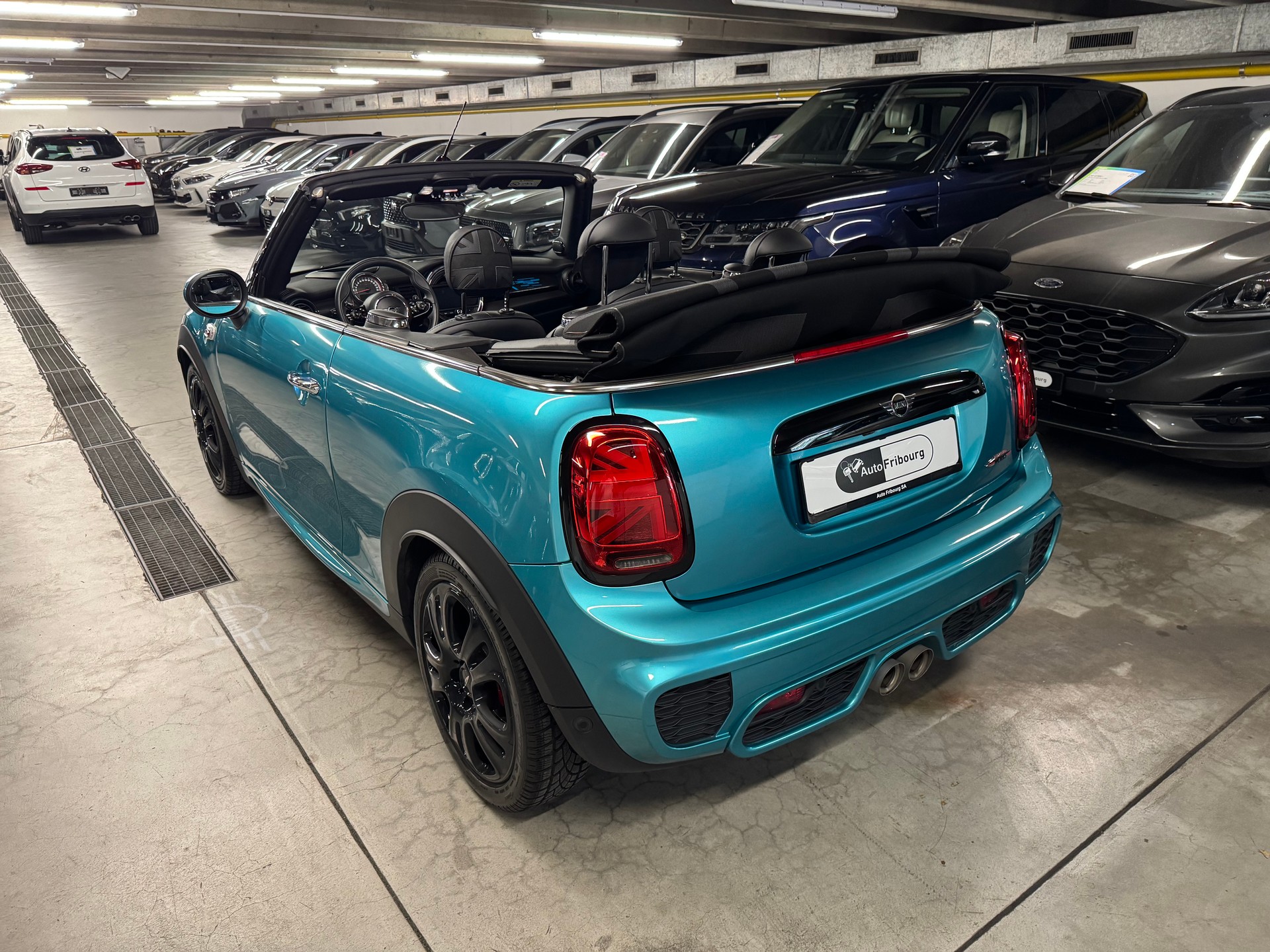 MINI Cooper John Cooper Works Cabriolet Steptronic-image-5