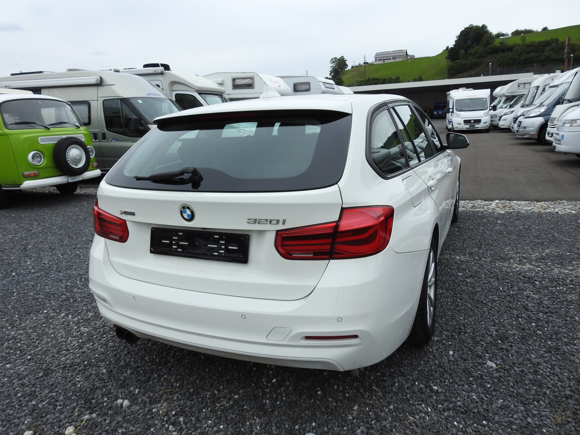 BMW 320i xDrive Steptronic-image-5