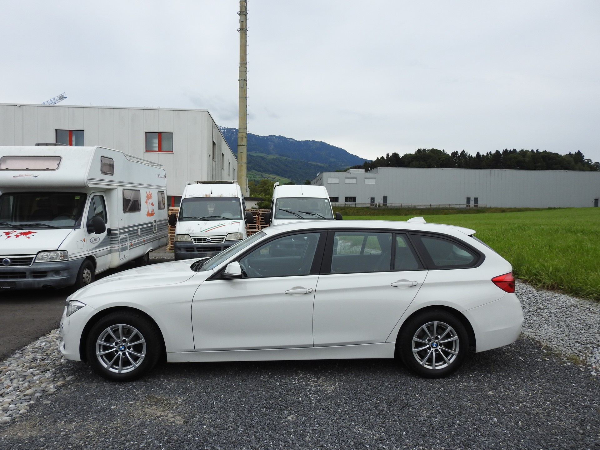 BMW 320i xDrive Steptronic-image-2