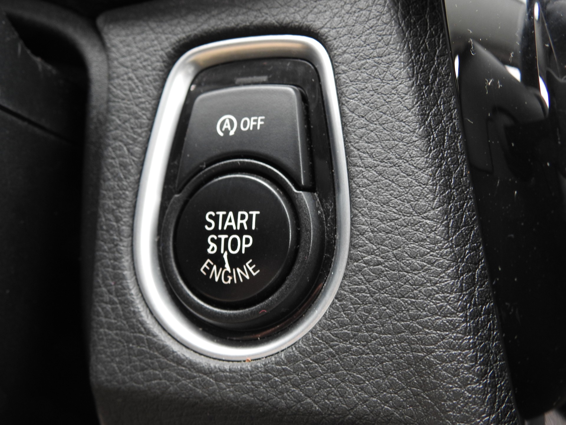 BMW 320i xDrive Steptronic-image-28