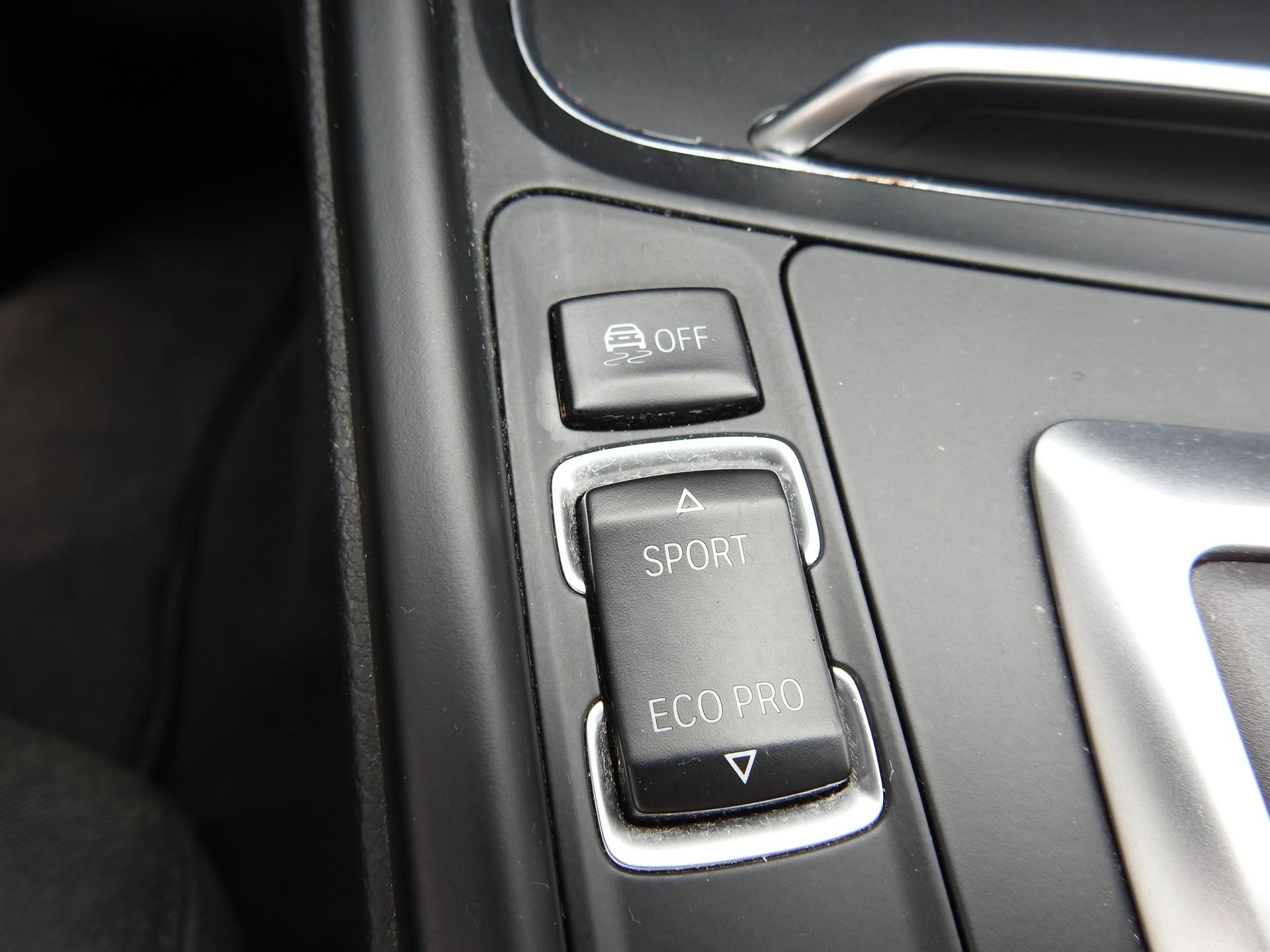 BMW 320i xDrive Steptronic-image-23