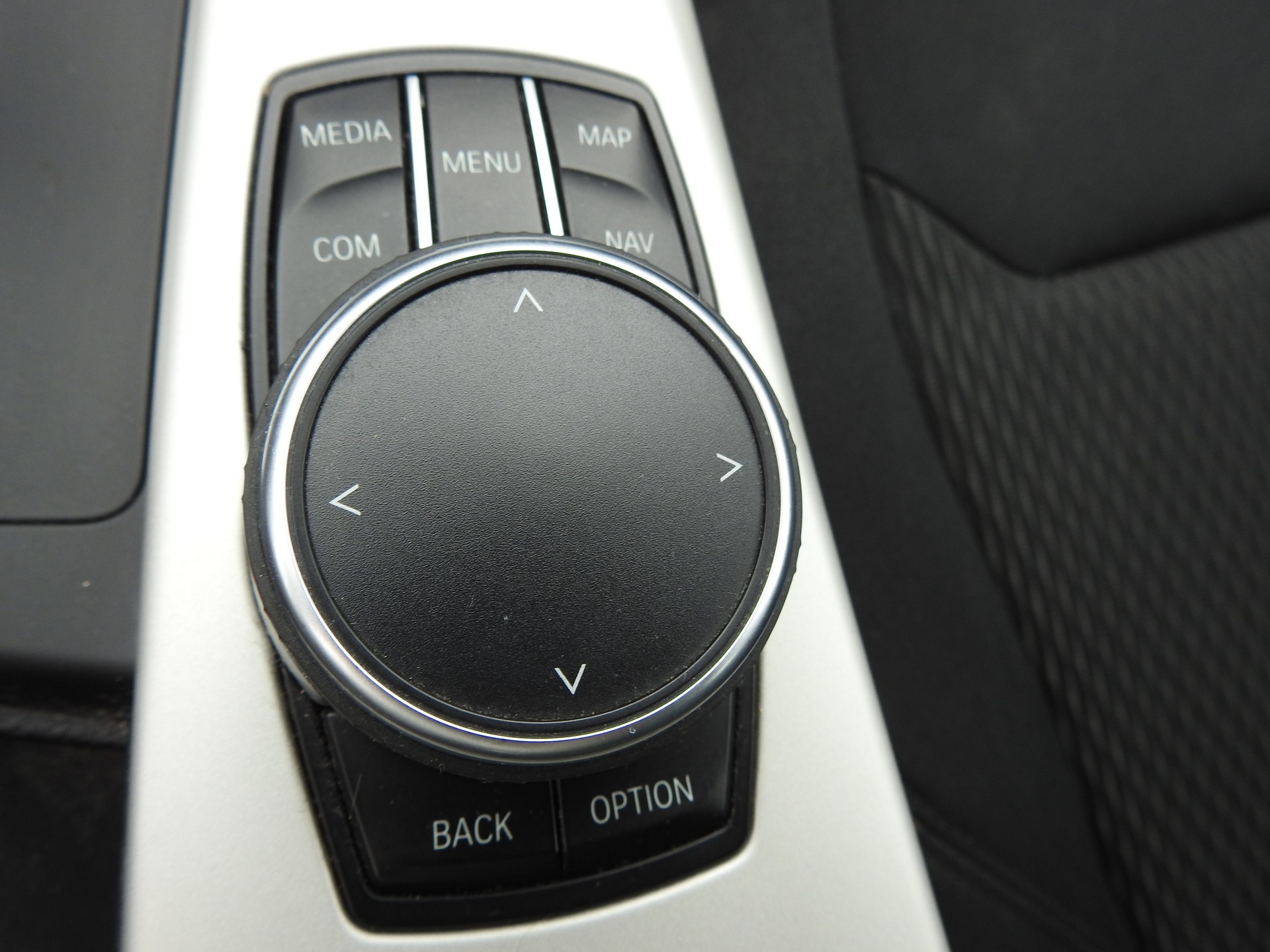 BMW 320i xDrive Steptronic-image-22