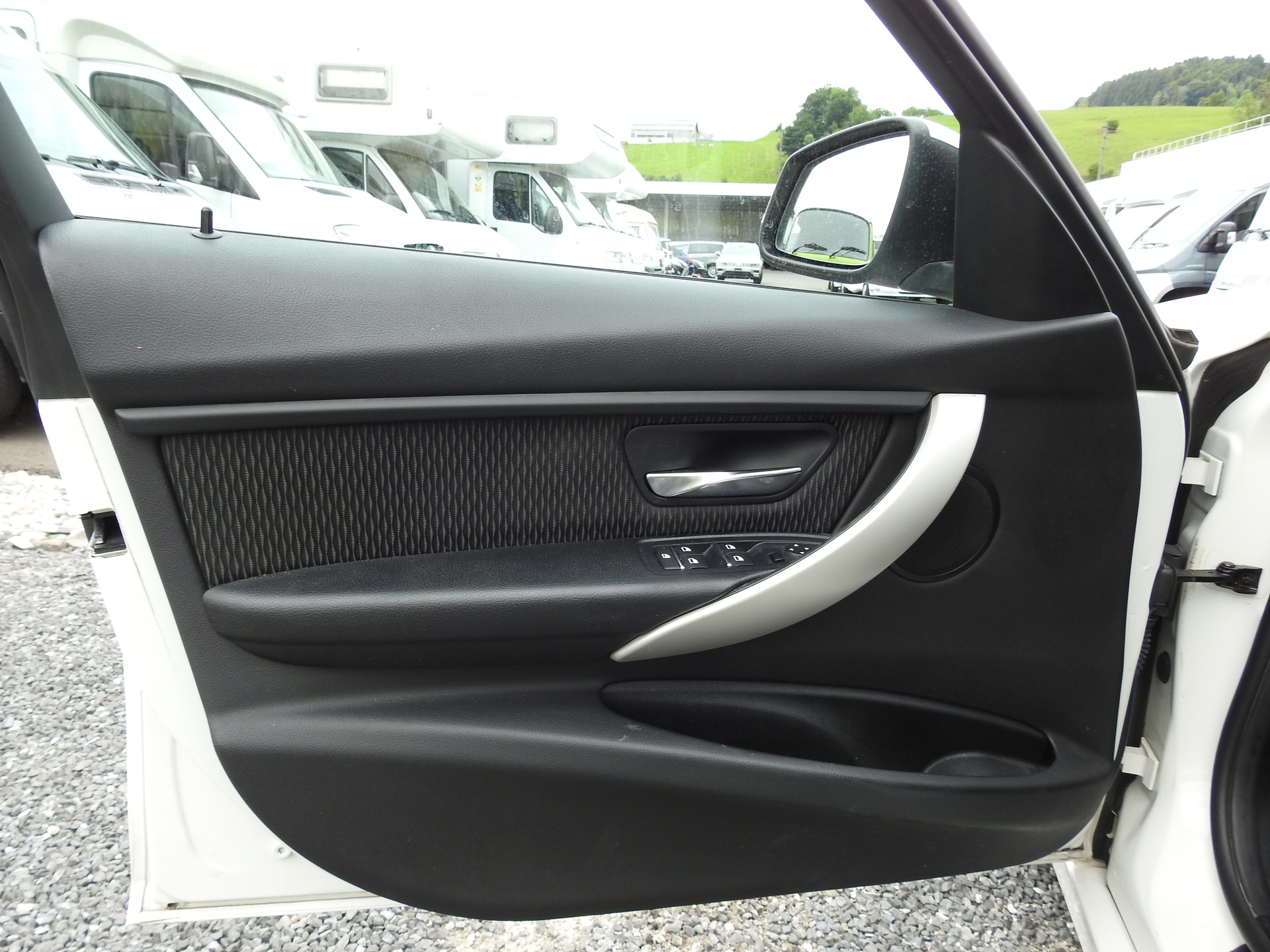 BMW 320i xDrive Steptronic-image-9