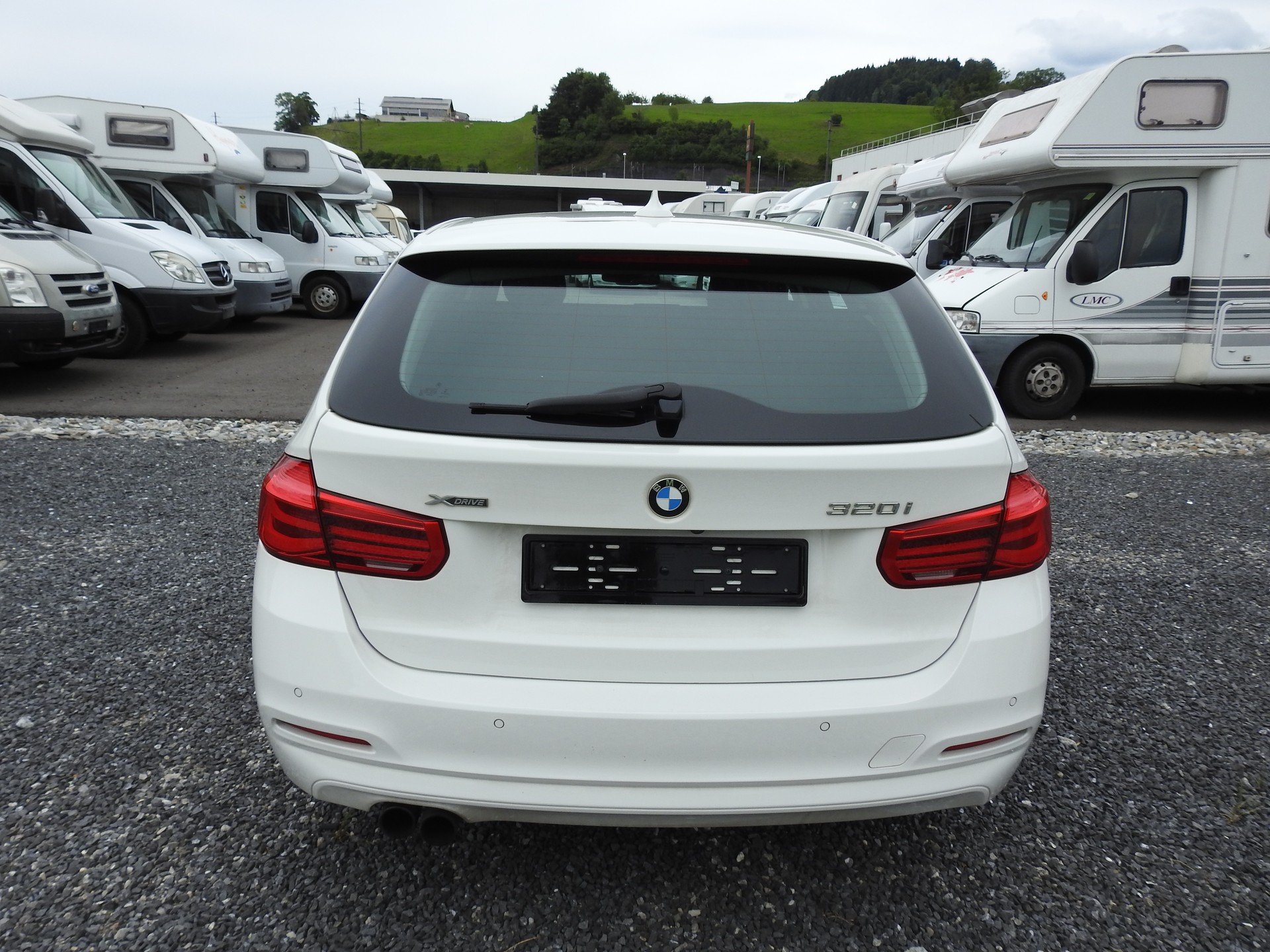 BMW 320i xDrive Steptronic-image-4