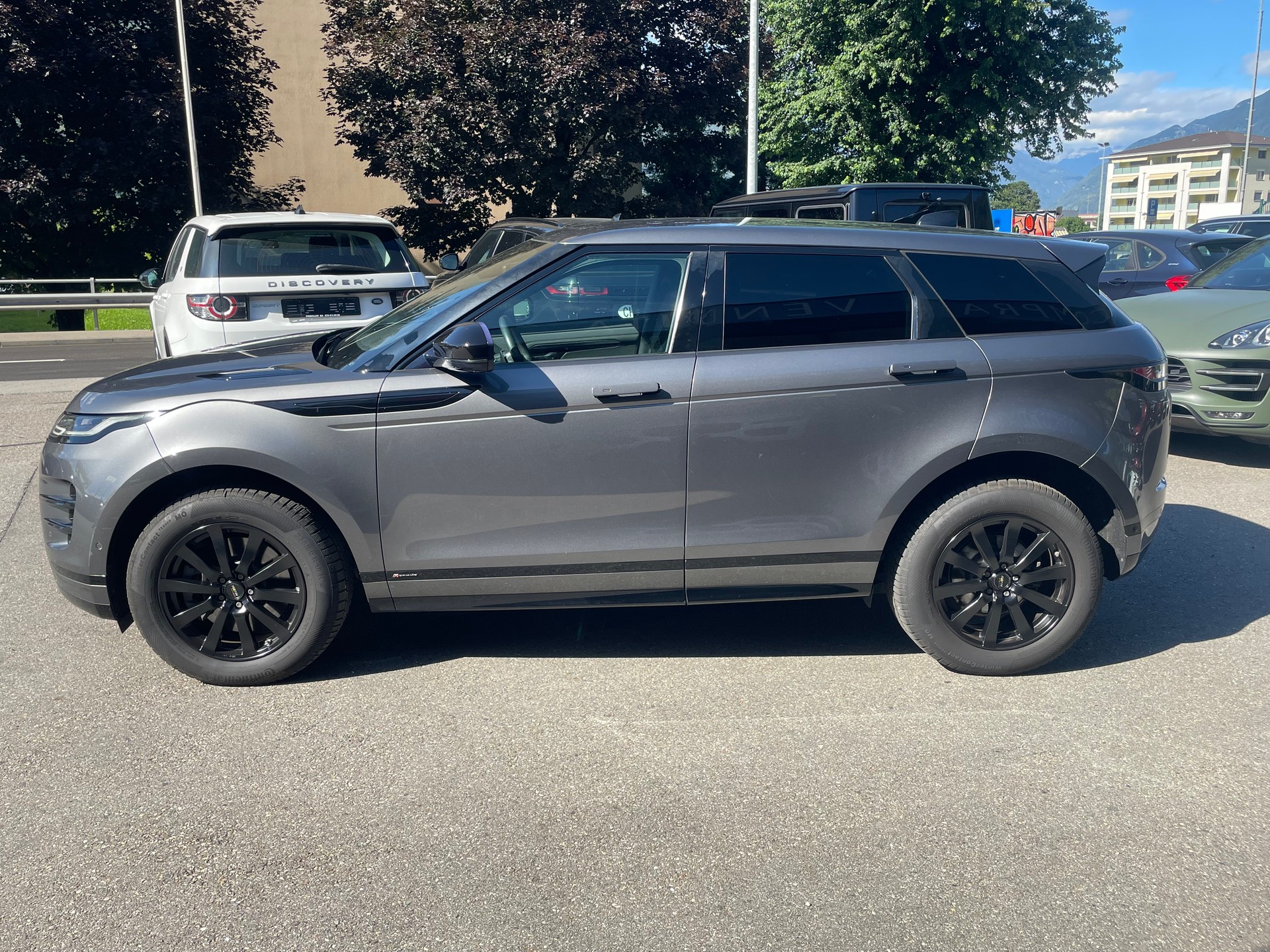 LAND ROVER Range Rover Evoque R-Dynamic D 180 SE AT9-image-6