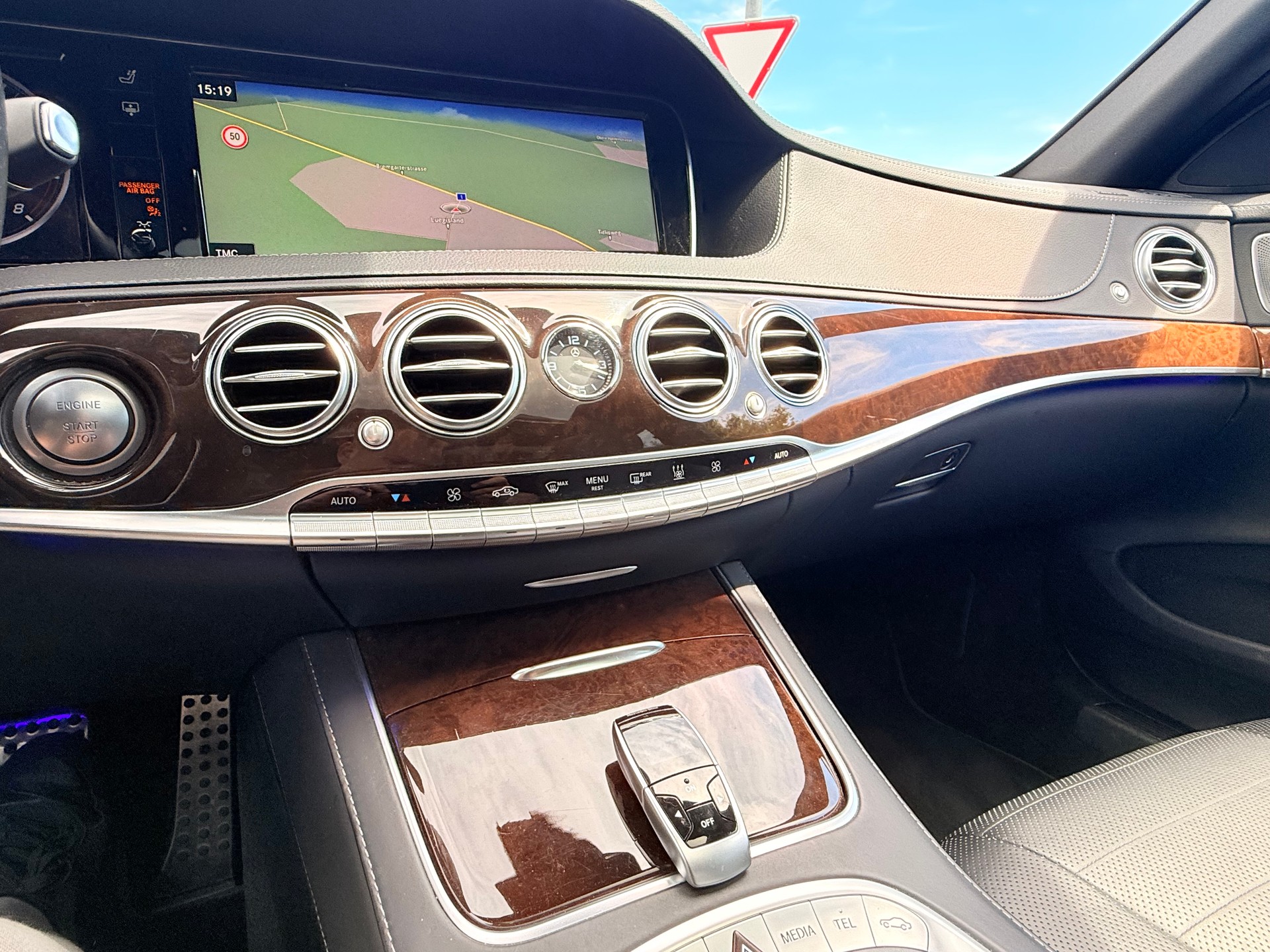 MERCEDES-BENZ S 500 L 4Matic AMG-Line 7G-Tronic-image-12
