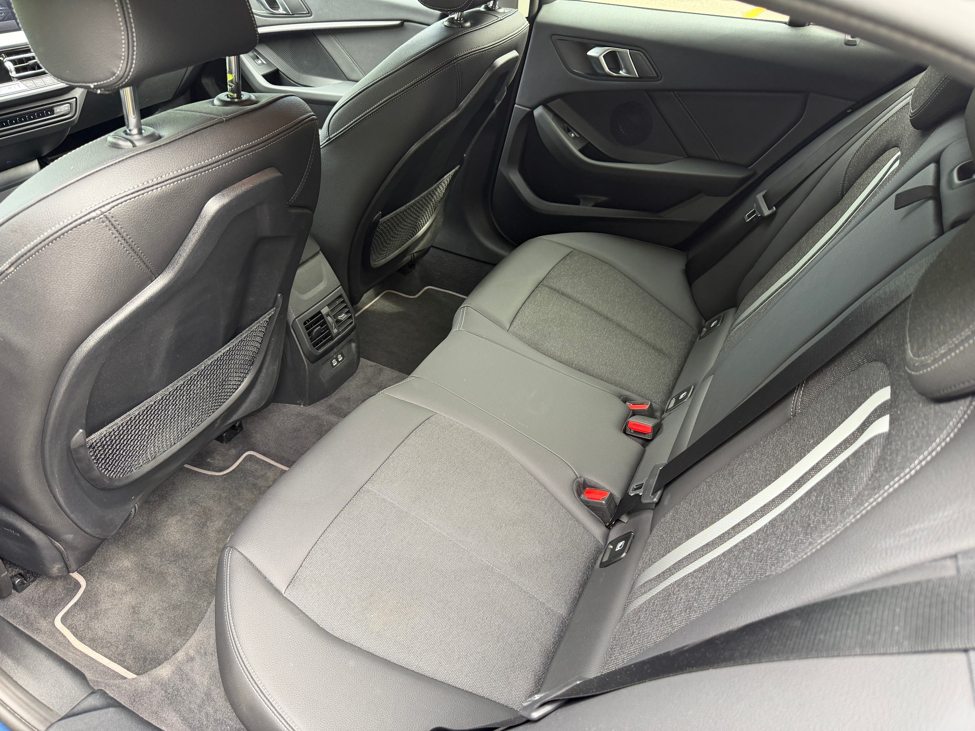 BMW 120d xDrive Steptronic Sport Line-image-11