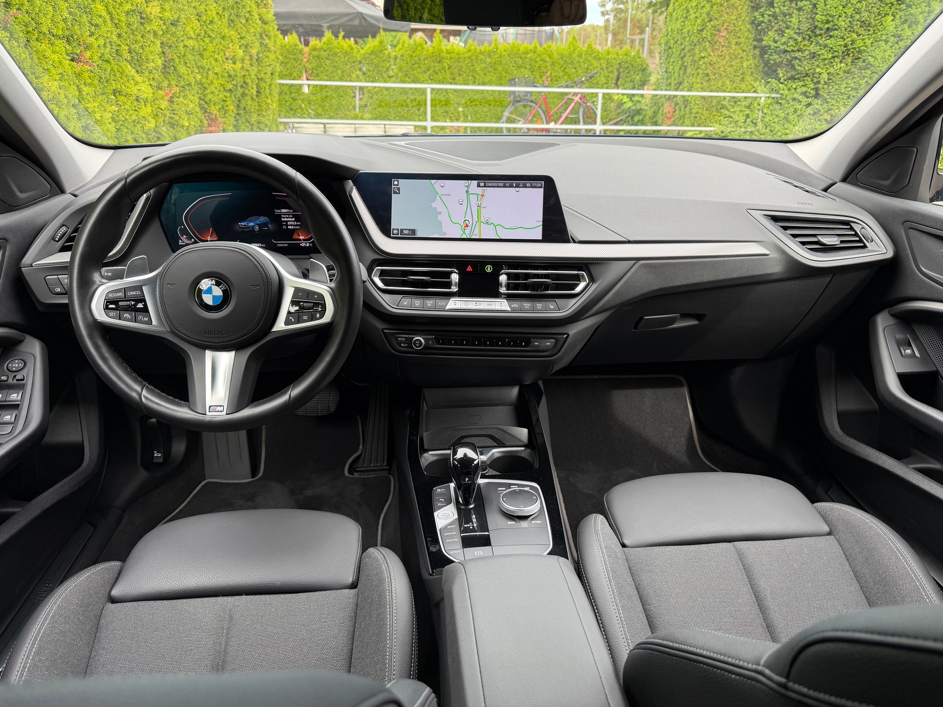 BMW 120d xDrive Steptronic Sport Line-image-9