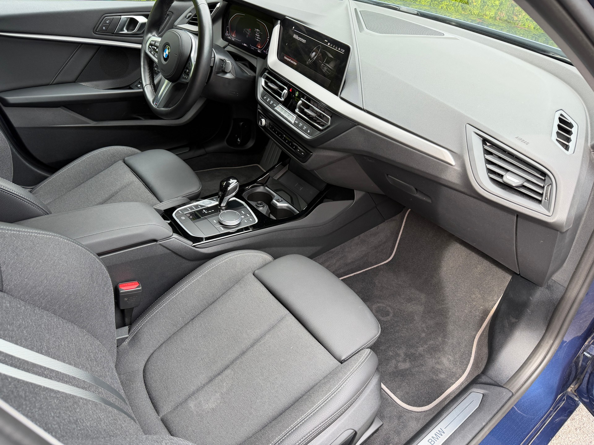 BMW 120d xDrive Steptronic Sport Line-image-10