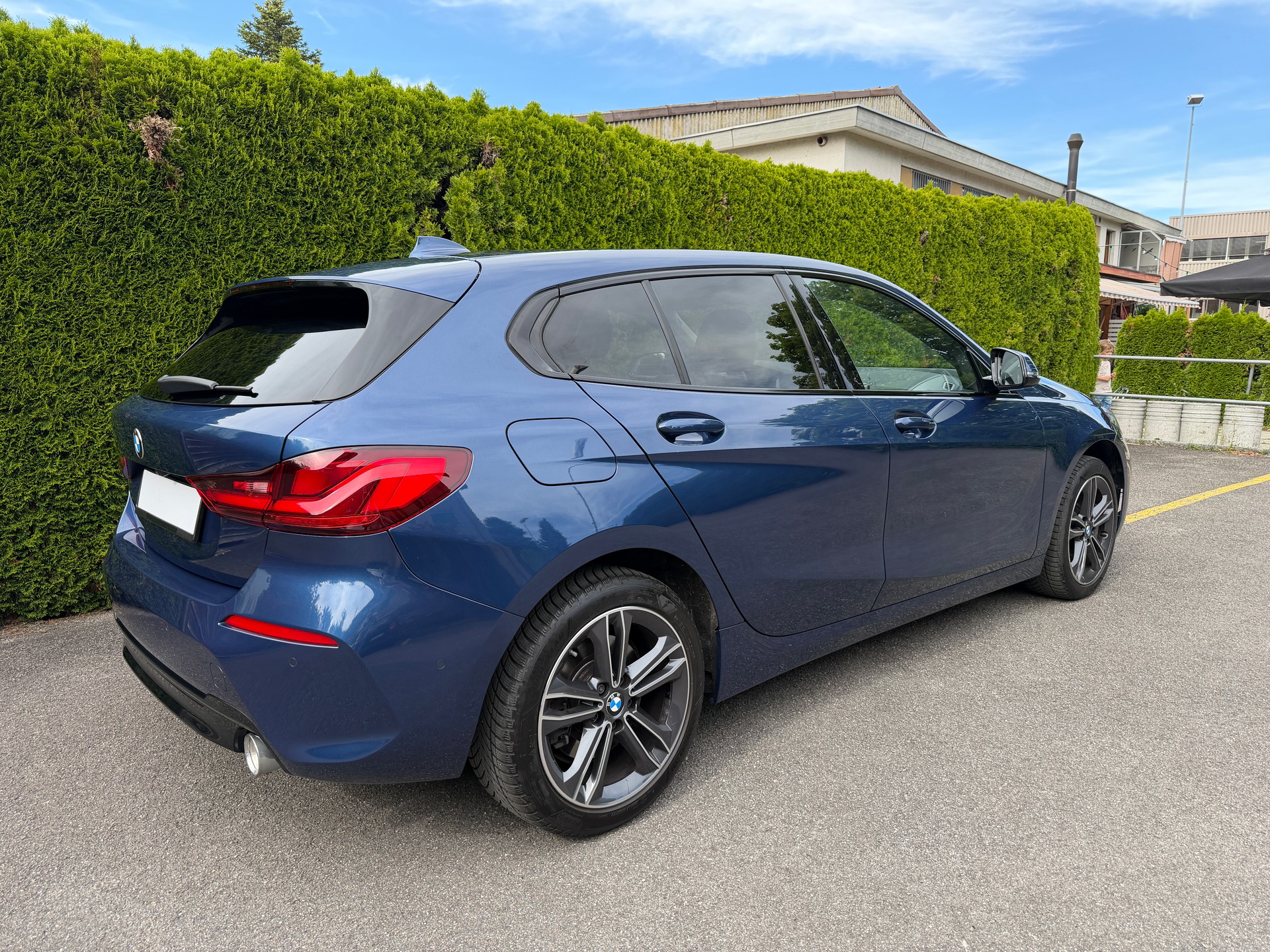 BMW 120d xDrive Steptronic Sport Line-image-4