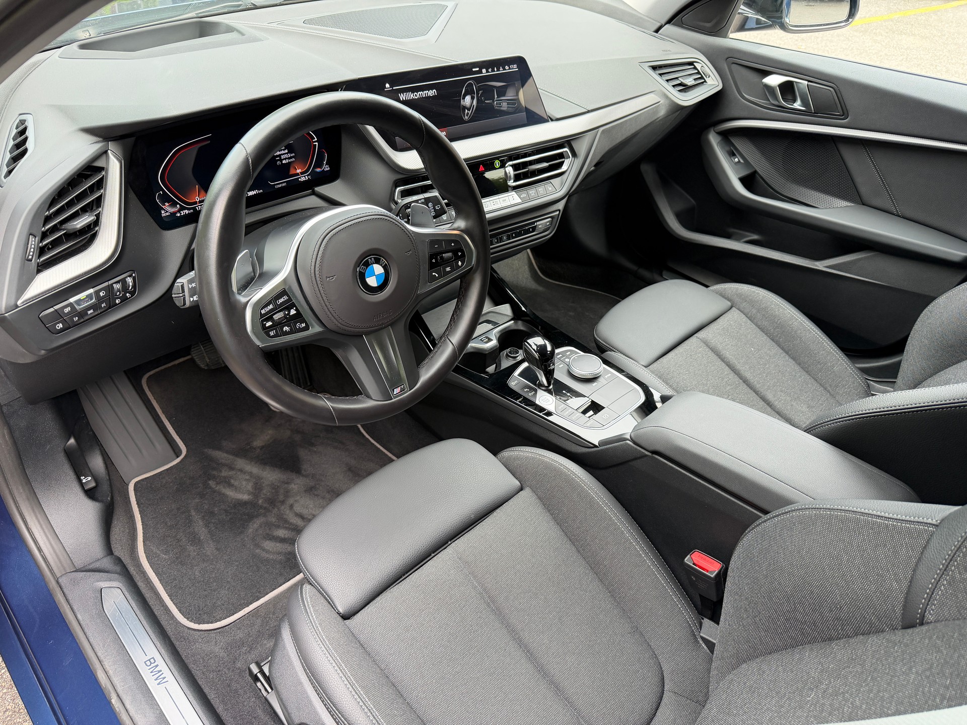 BMW 120d xDrive Steptronic Sport Line-image-8