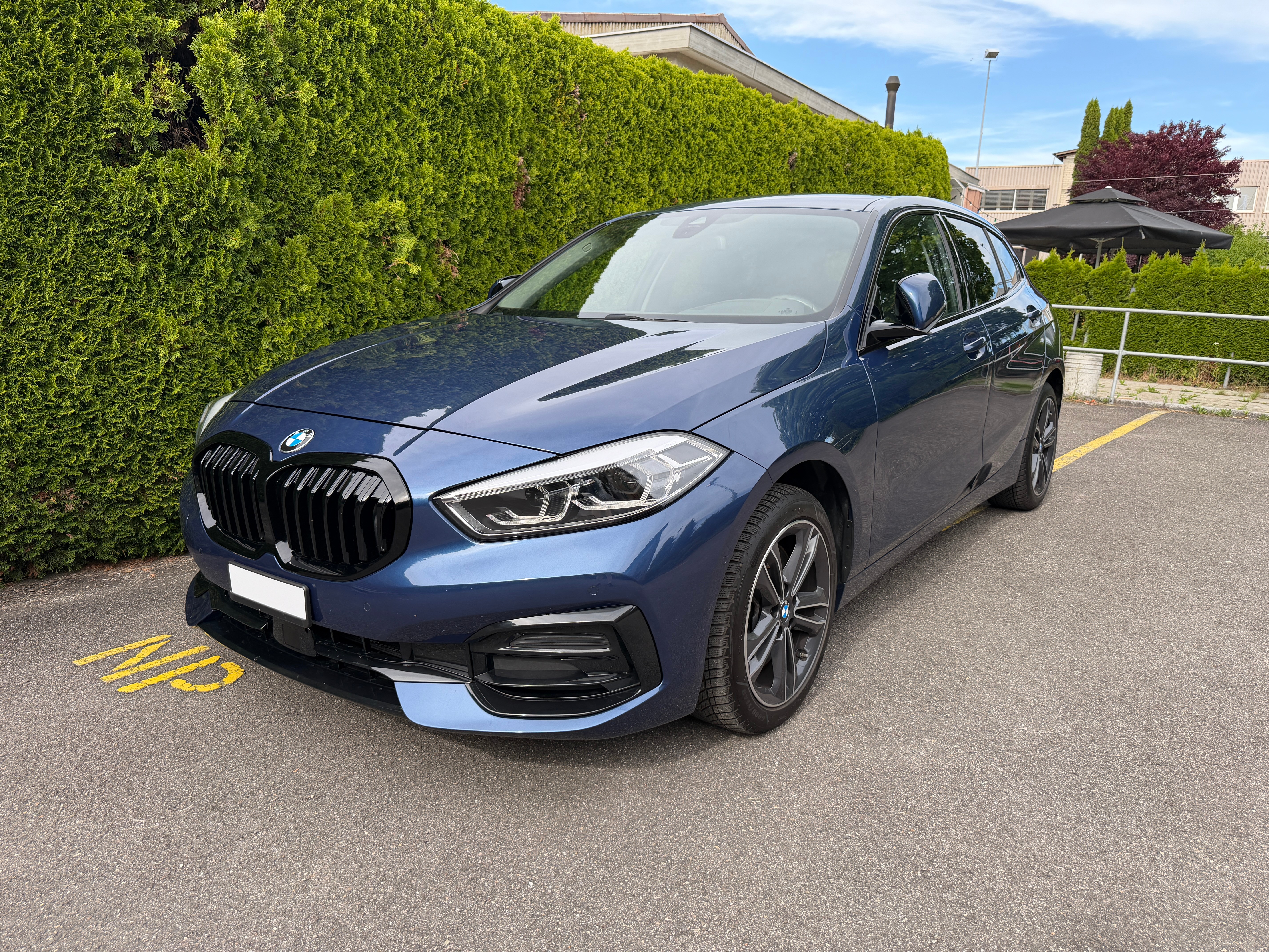 Car photo